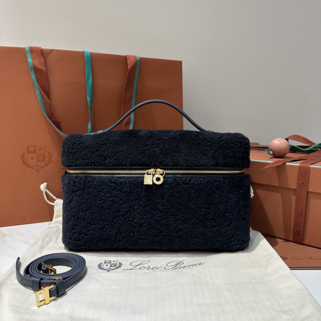Loro Piana Extra pocket L27 series handbag