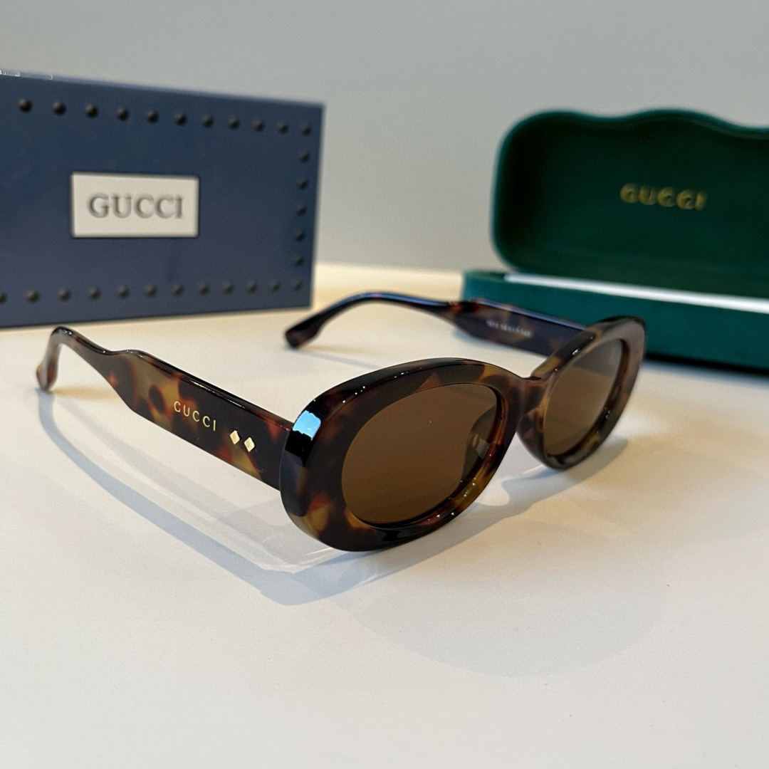 Gucci Round Frame Sunglasses