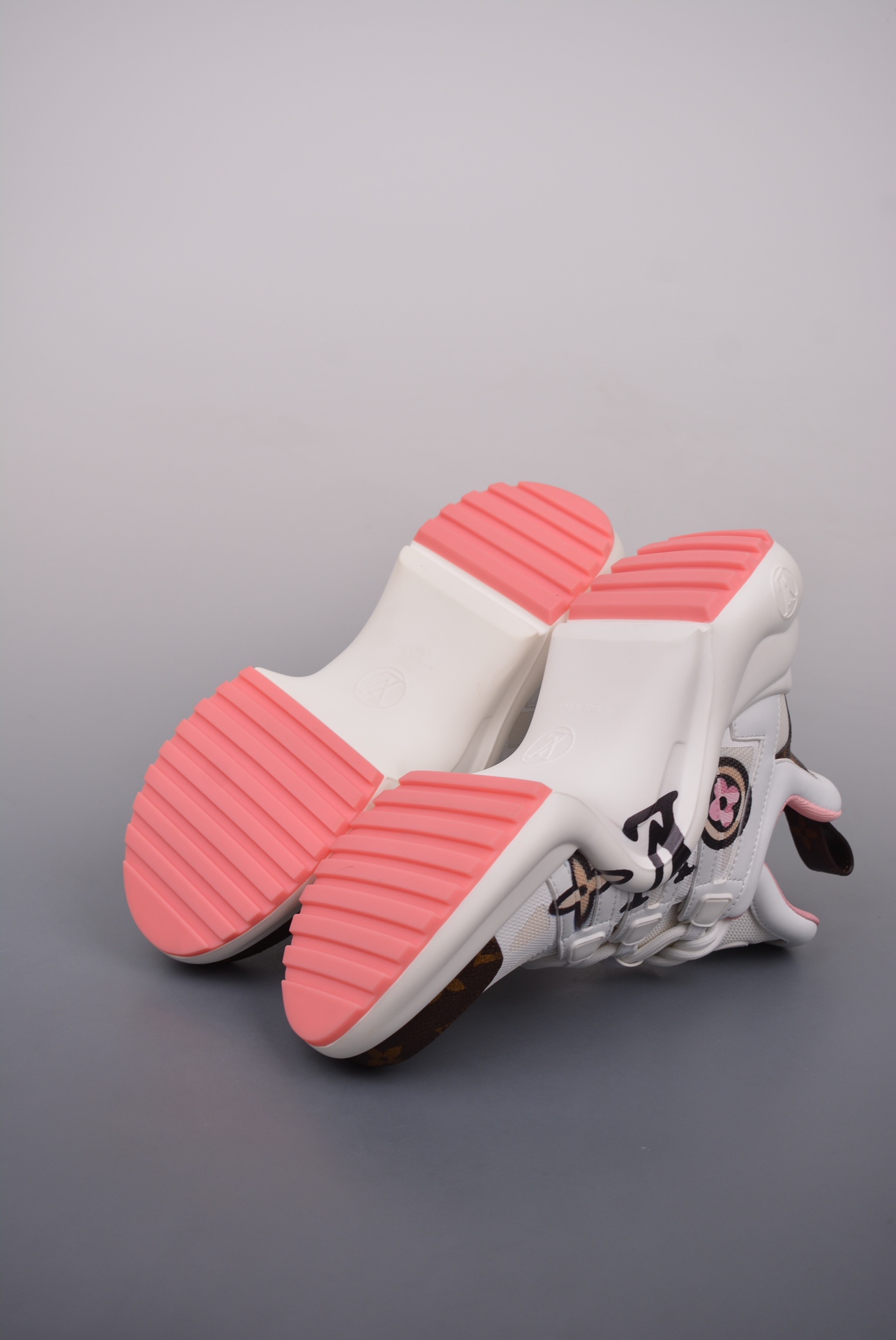 Louis Vuitton Archlight Sneakers White Powder Graffiti