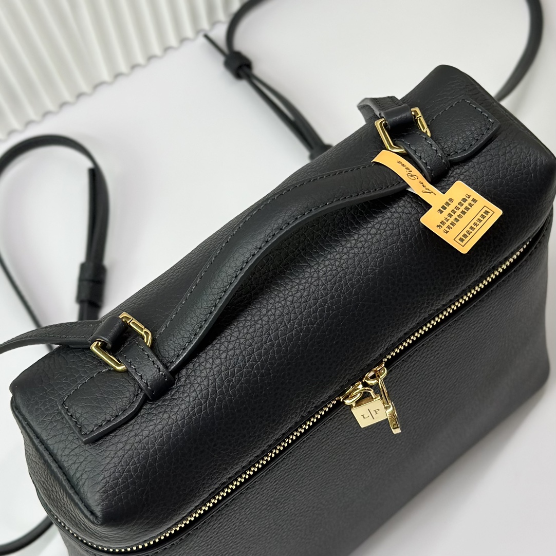 Loro Piana Extra poet L23.5 Square Backpack FAI6491