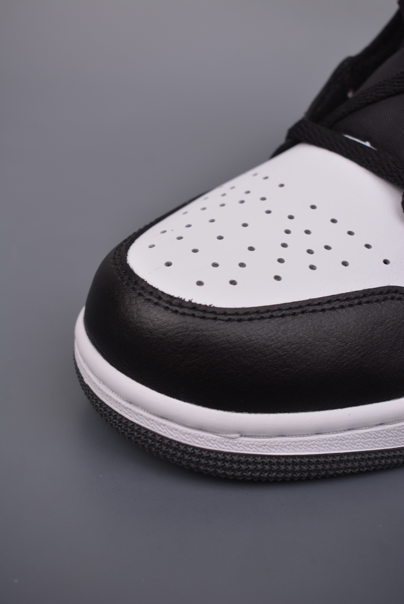 Air Jordan 1 Mid Black Grey  DQ8426-001