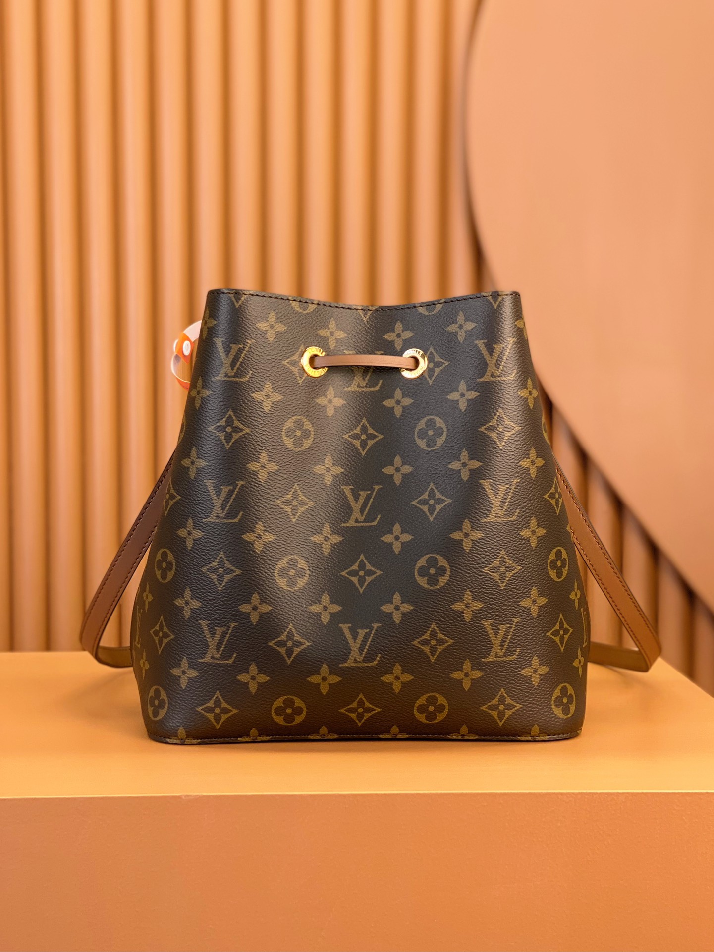 Louis Vuitton NÉONOÉ Medium Handbag M44887
