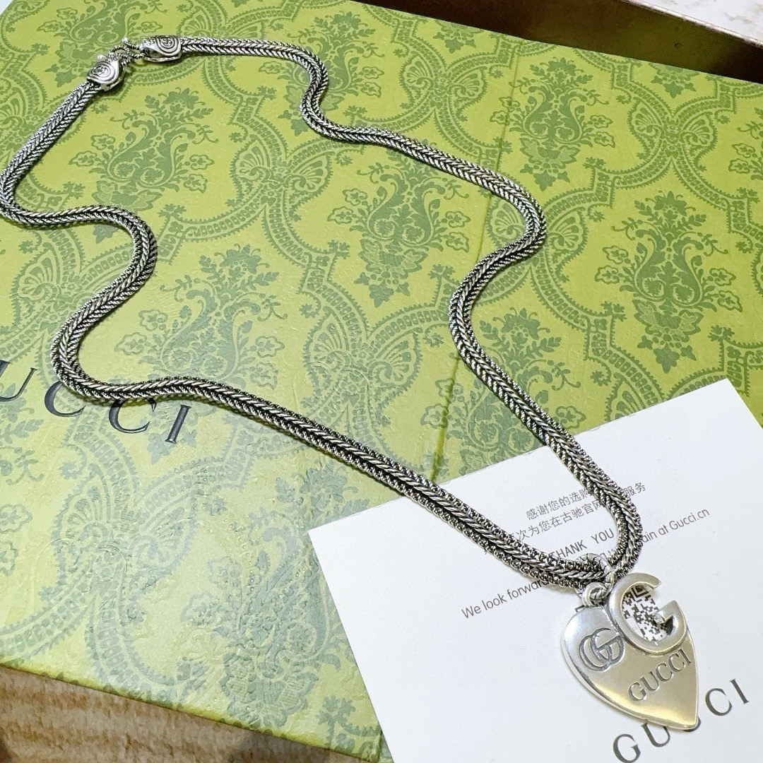 Gucci Anger Forest series new double G heart retro necklace