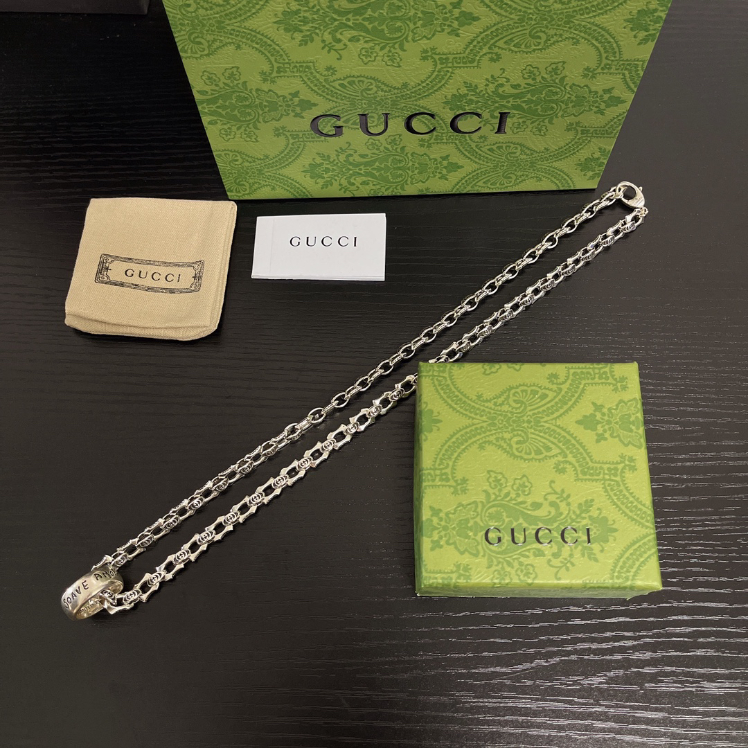 Gucci GG Ring Vintage Necklace