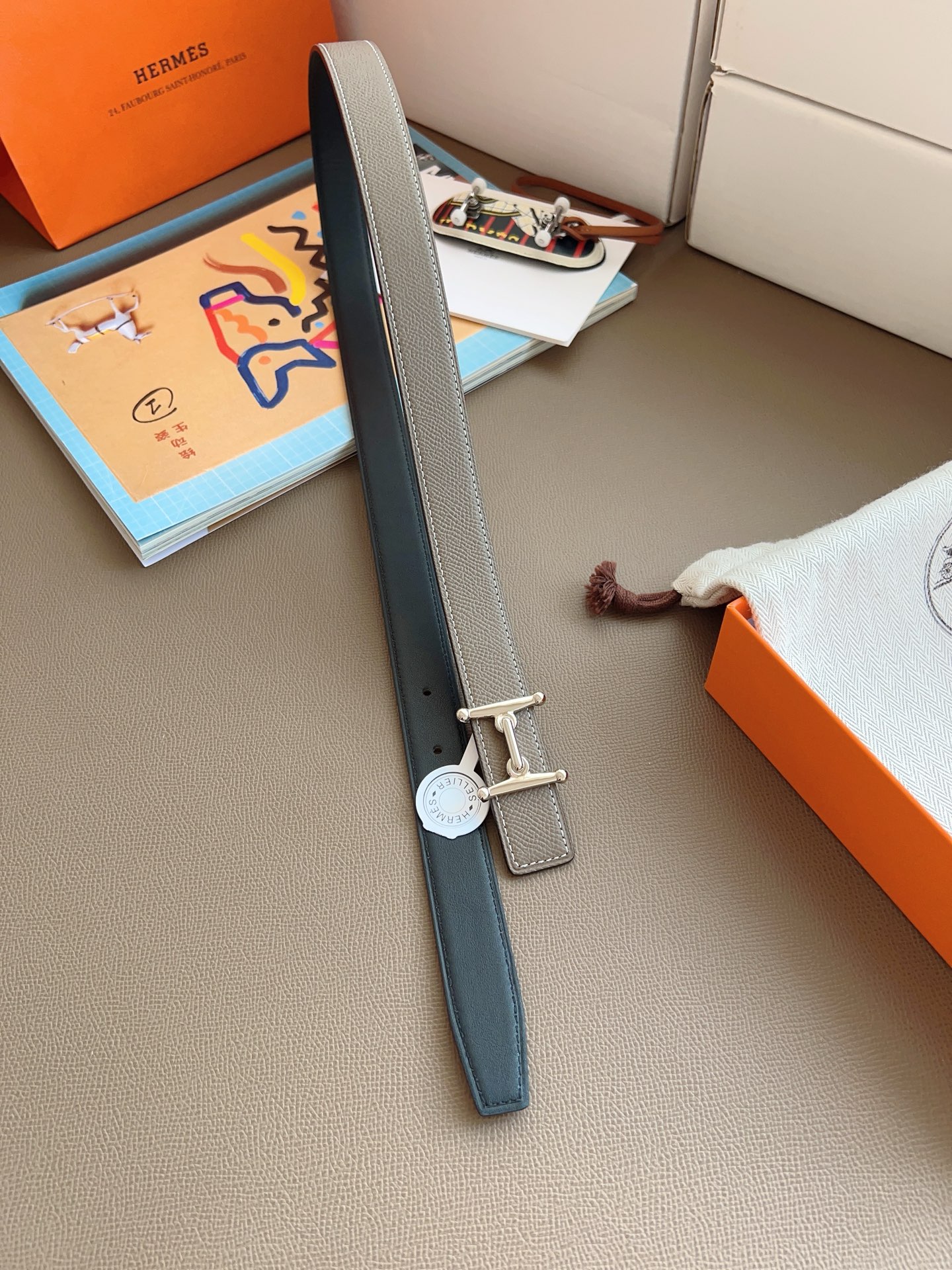 Hermès 2025 New Women's Double-Sided Belt 2.4cm Width