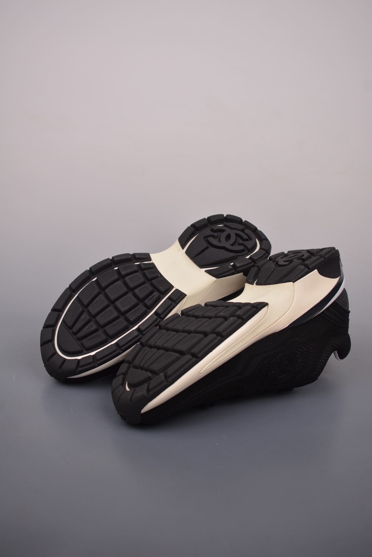 Chanel Cruise Logo Casual Low black