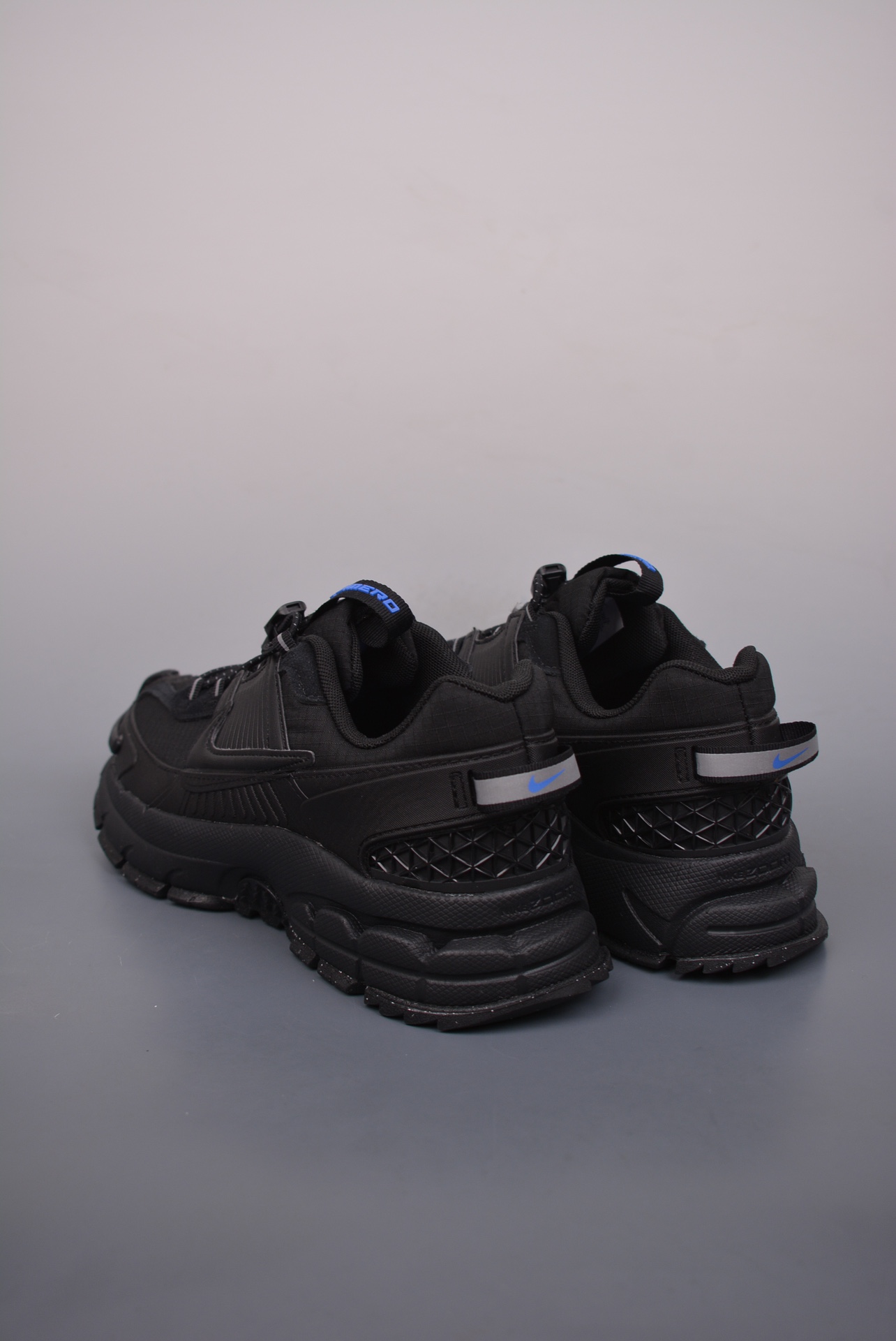 Nike Zoom Vomero 5 Roam Triple Black FV2295-002