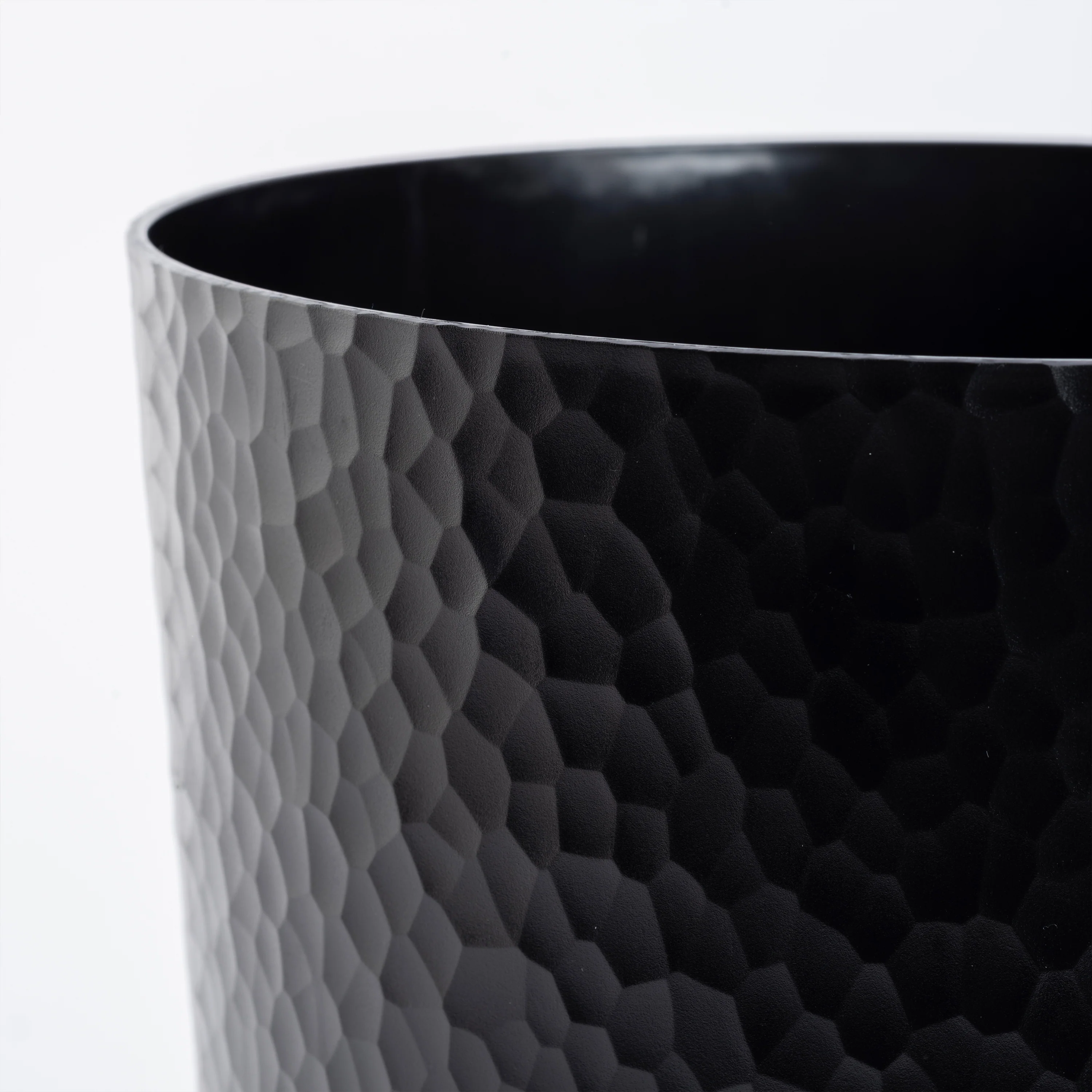 Bath Bliss Hammered Textured Trash Can in Black