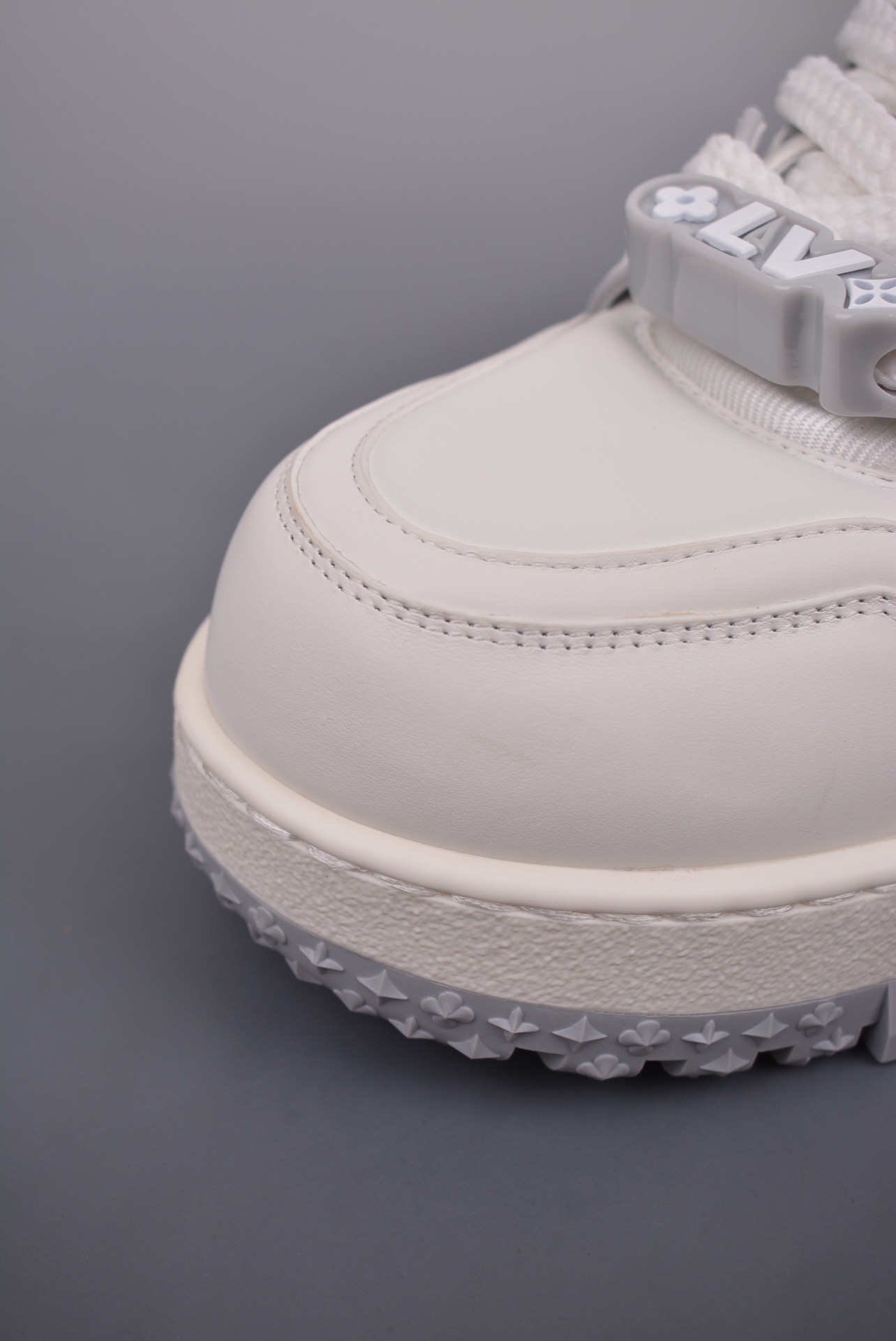 Louis Vuitton Trainer Maxi Low Sneaker White Grey 1ACPPQ