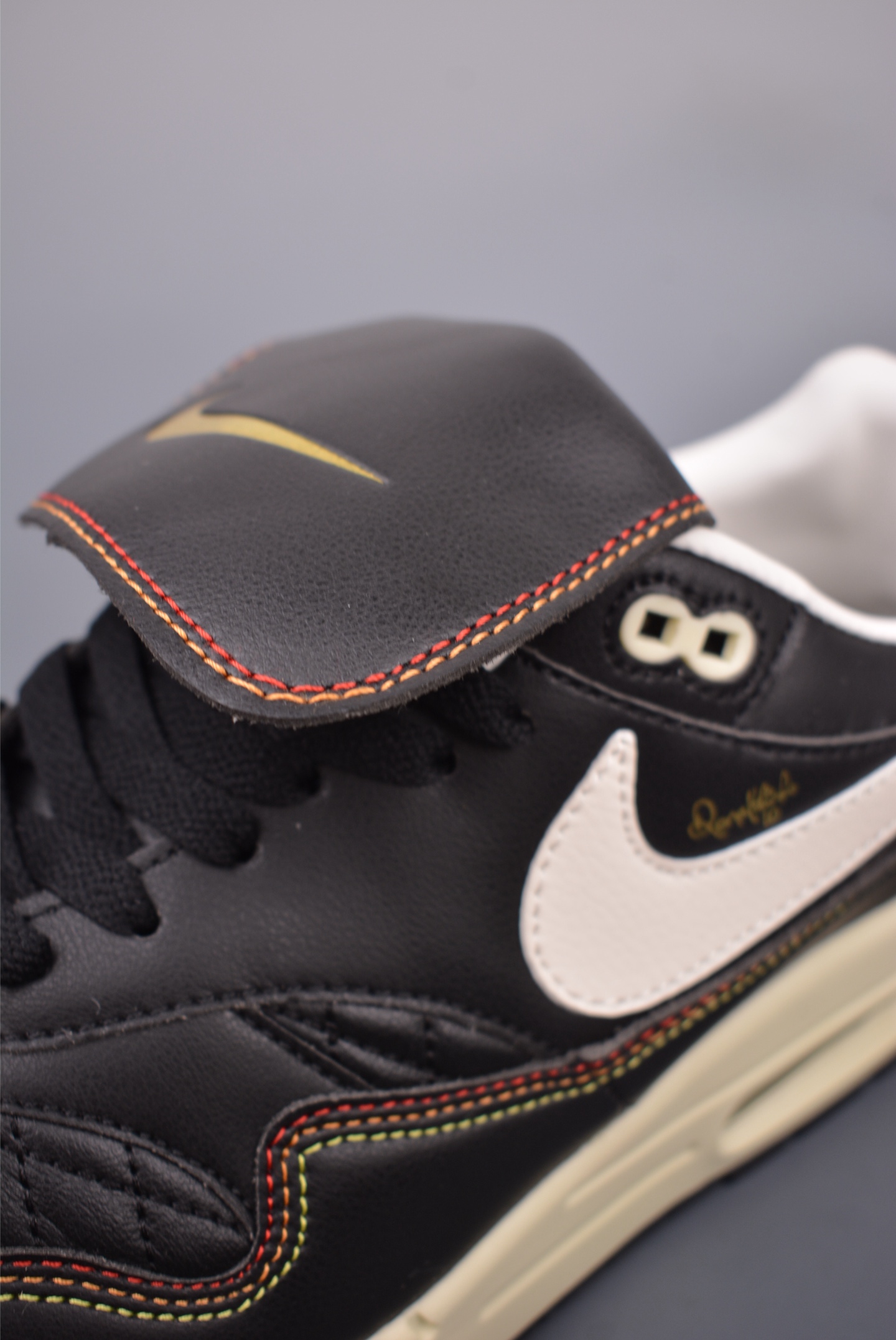Nike Air Max 1'87 series leather black and white gold tongue FD2638-005