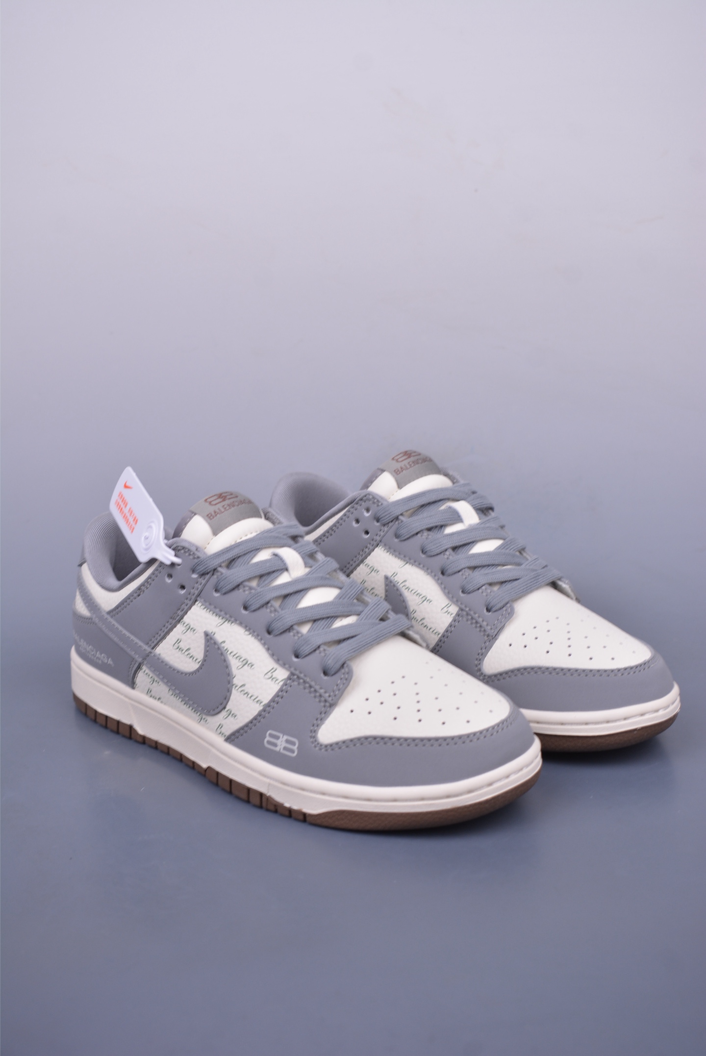 Balenciaga x Nike SB Dunk Low sneakers Gray and White Print XD1588-205