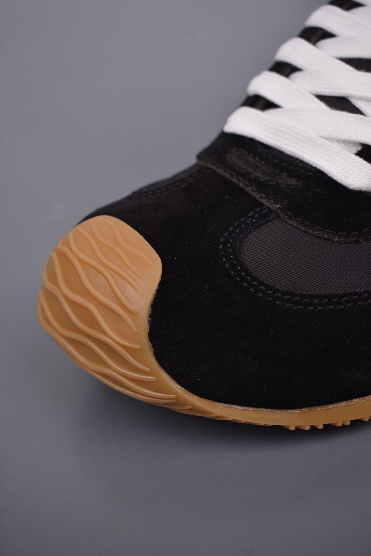 Loewe Ballet Runner 2.0 Sneakers Black and White M816282XB3-1102