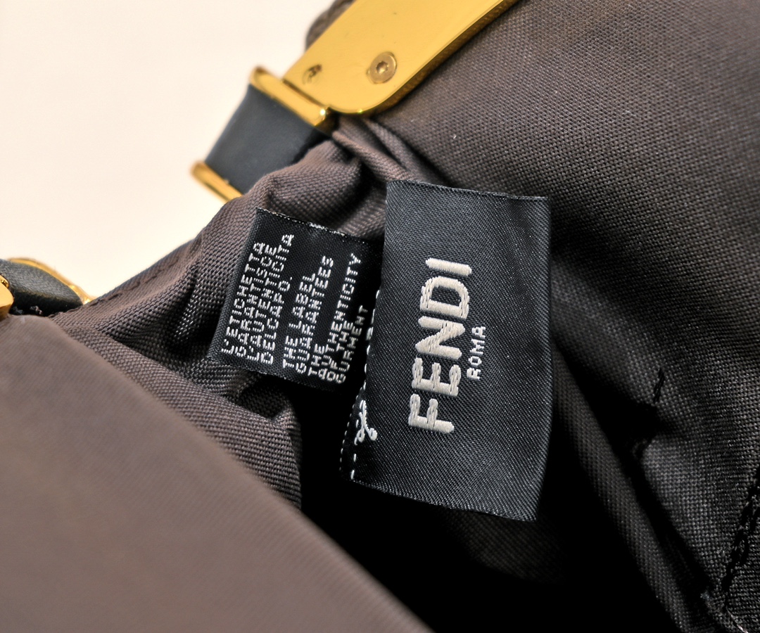 FENDI Shell Cloud Bag 7739