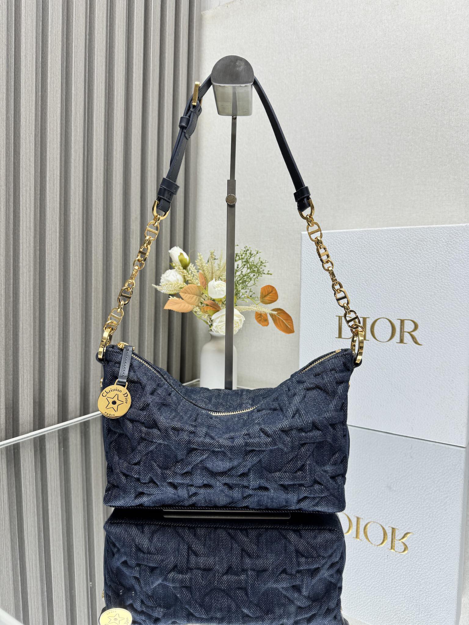 Dior star Hobo chain bag 3202