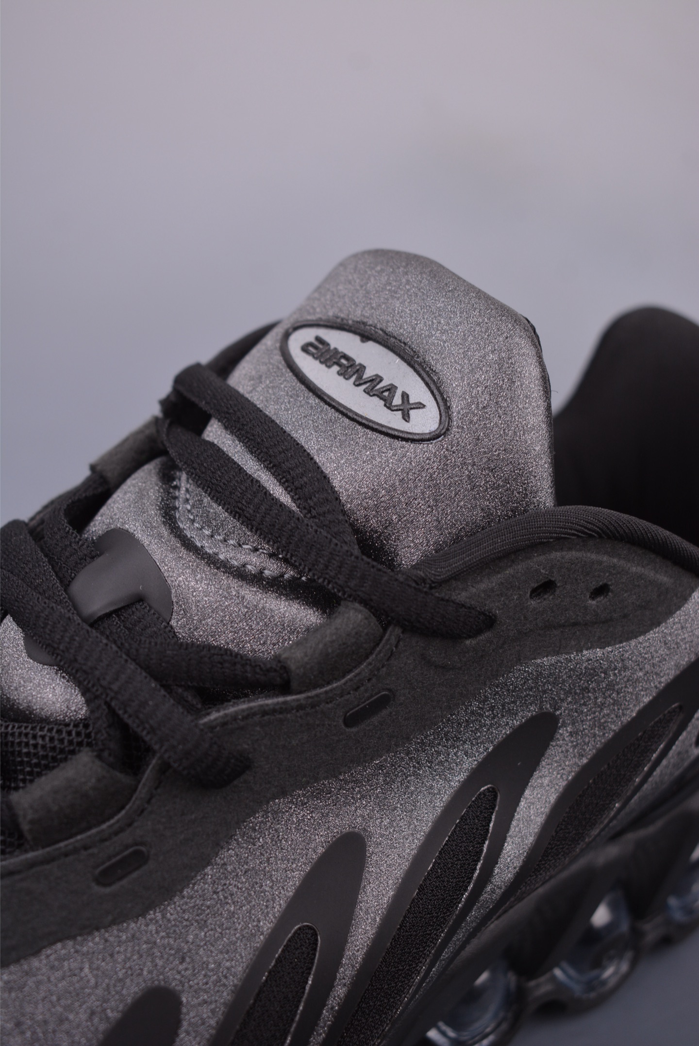 Nike Air Max DN8 running shoes Black Grey Metallic HF5509-002