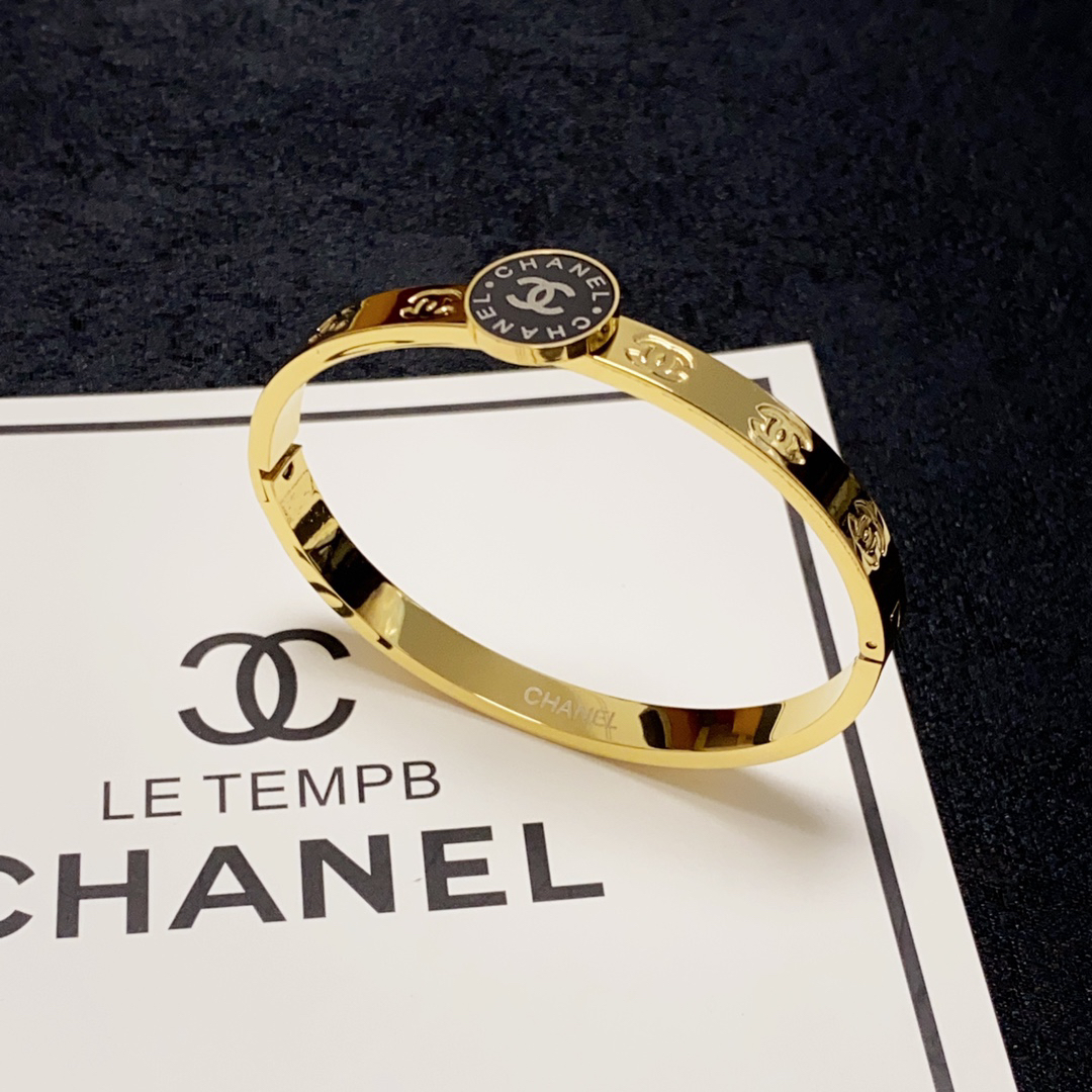 Chanel narrow engraved letter bracelet