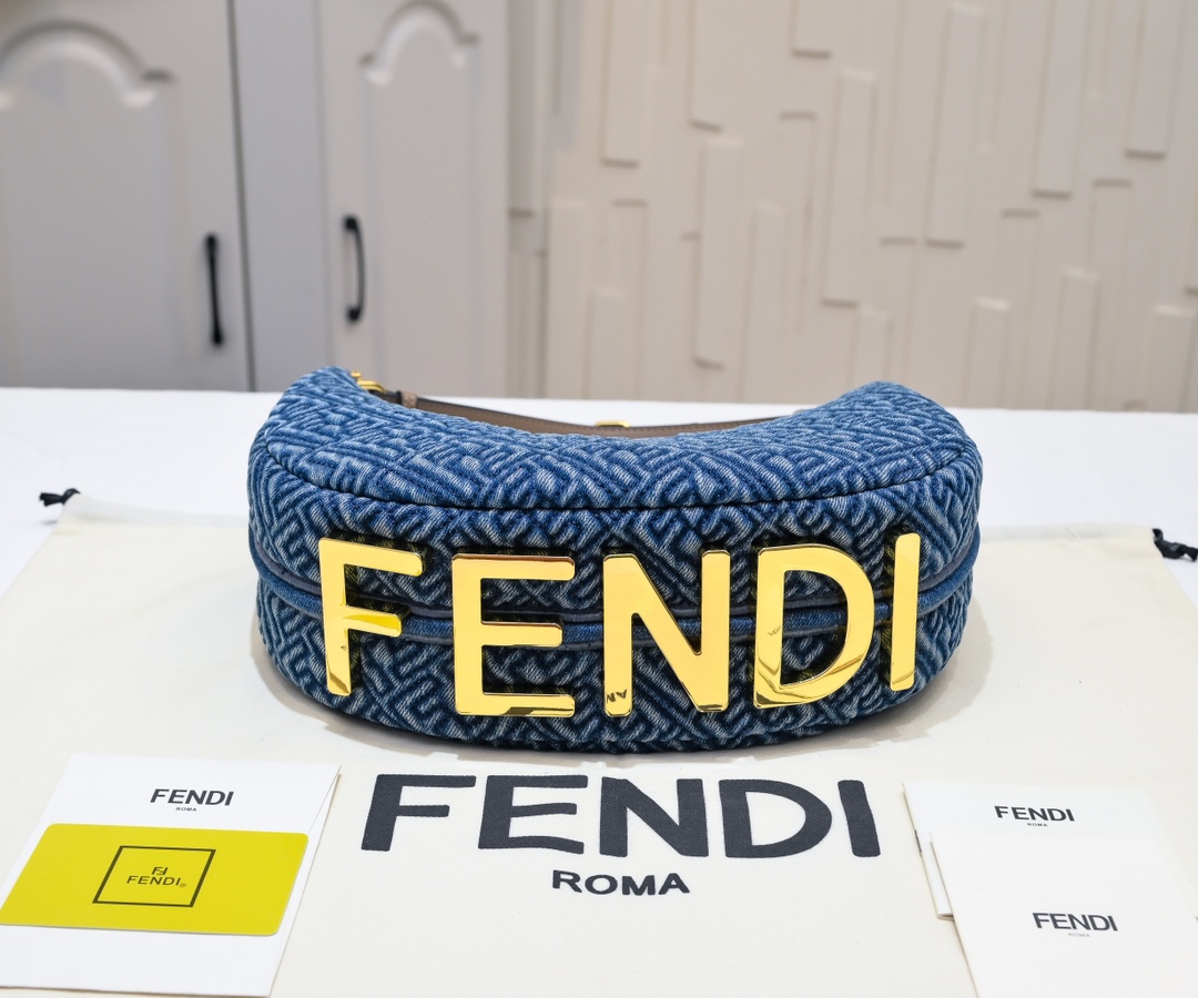 FENDI gray underarm large bag 2196