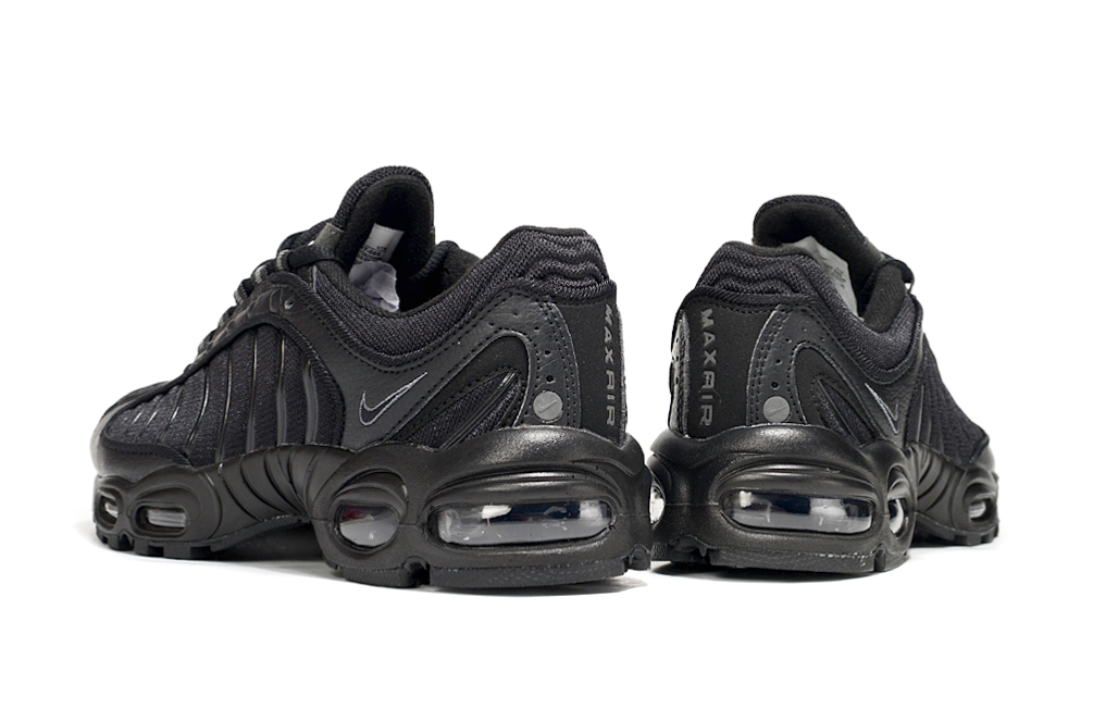 Air Max TailWind 4