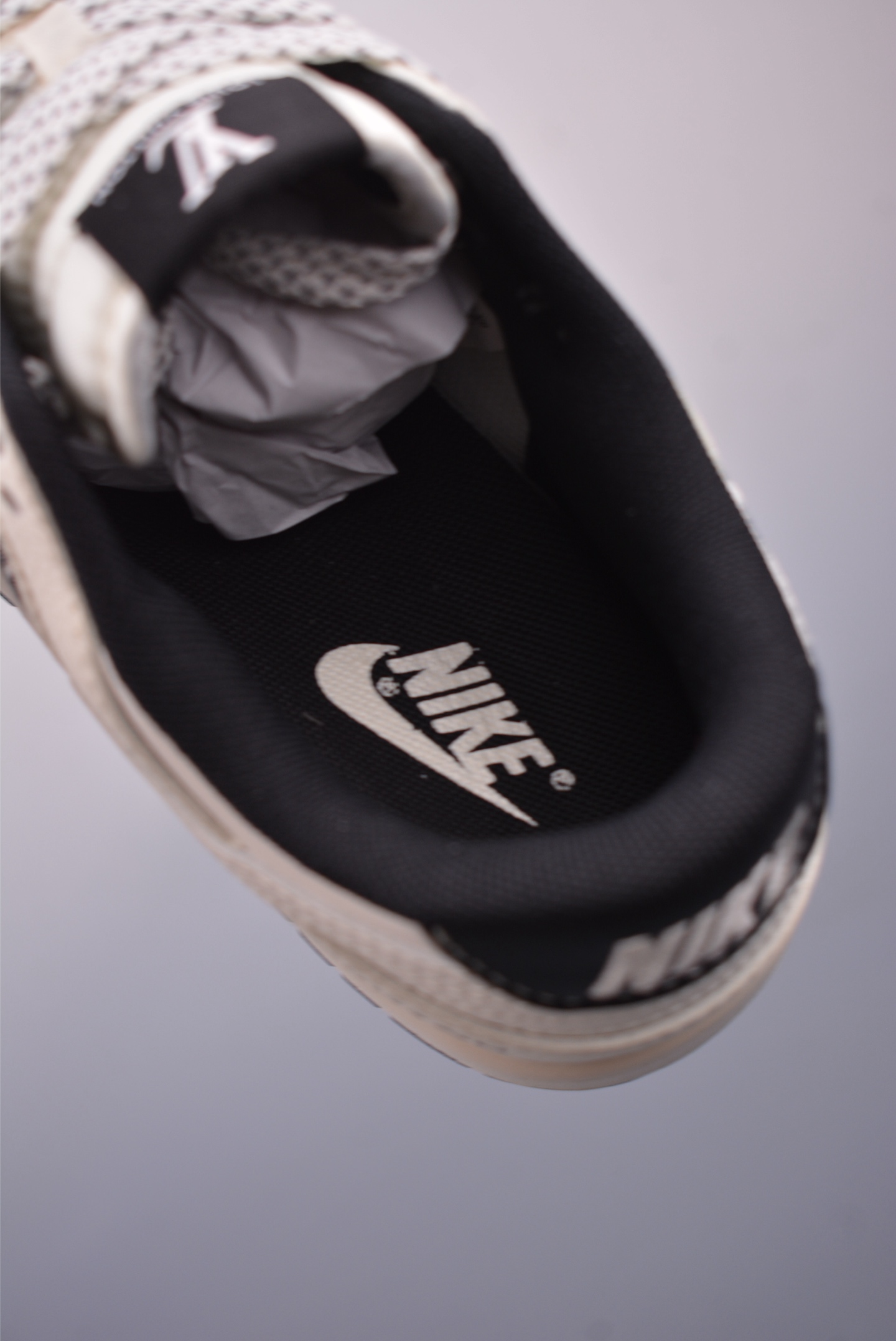 LV x Nike SB Dunk Low sneakers White and Black Print Gradient FC1688-229