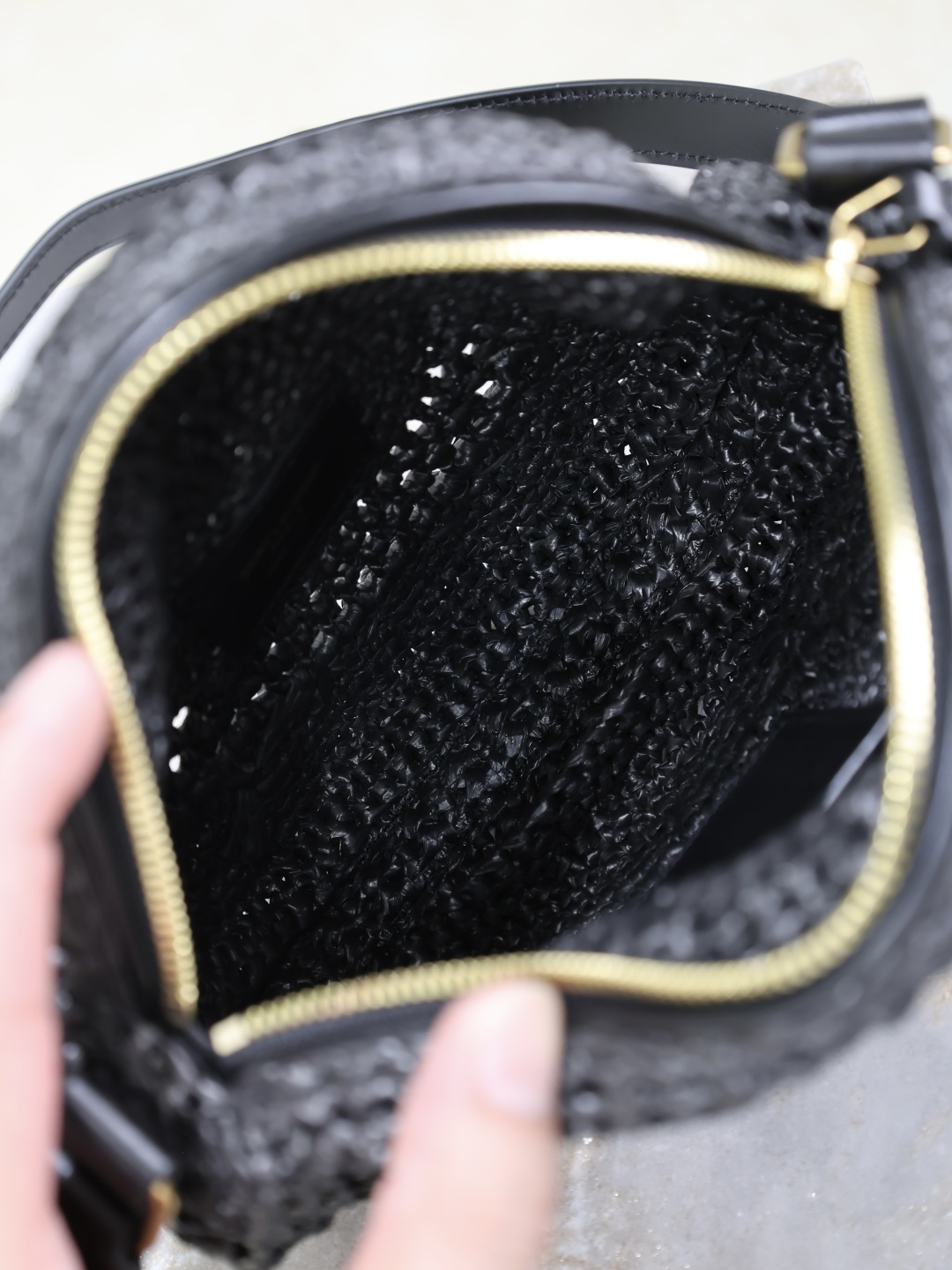 Yves Saint Laurent round woven bag 685601
