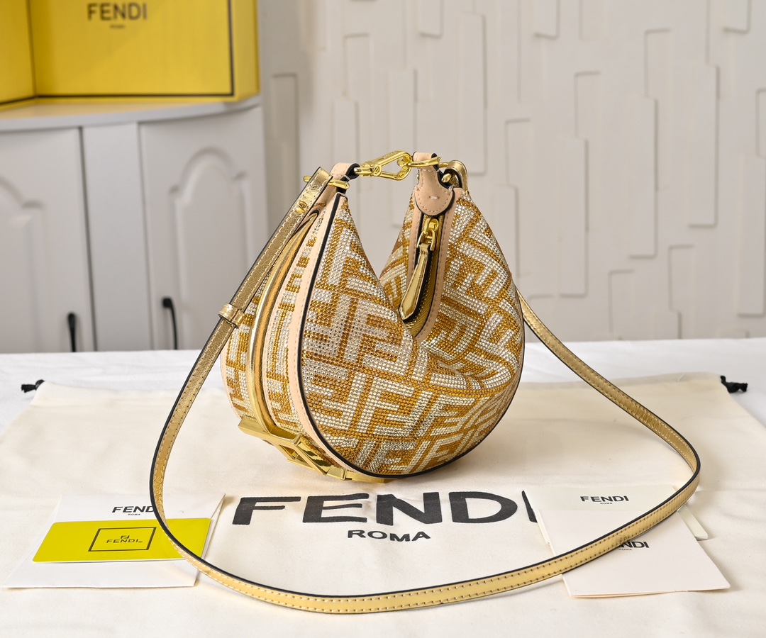 FENDI praphy underarm bag 1009