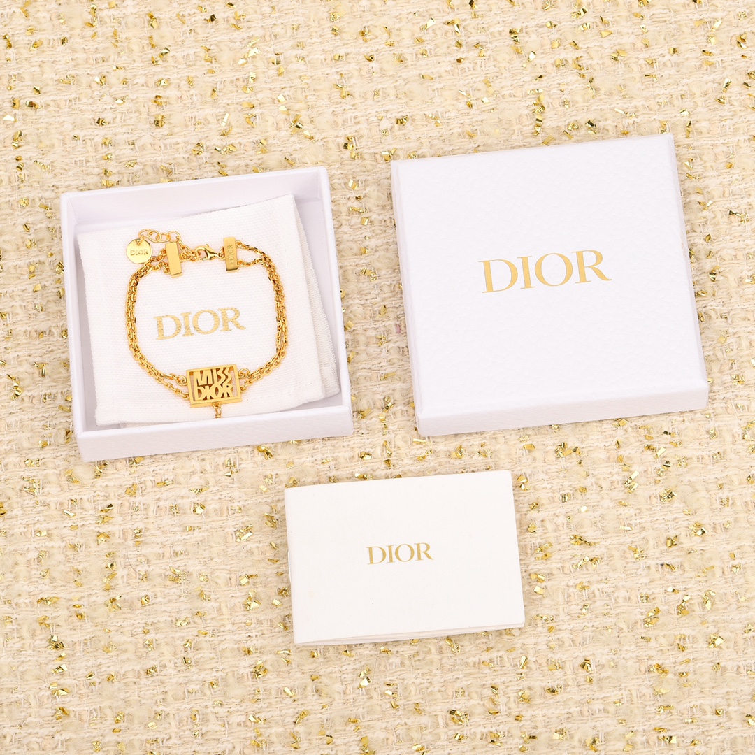 Dior hollow letter square pendant bracelet