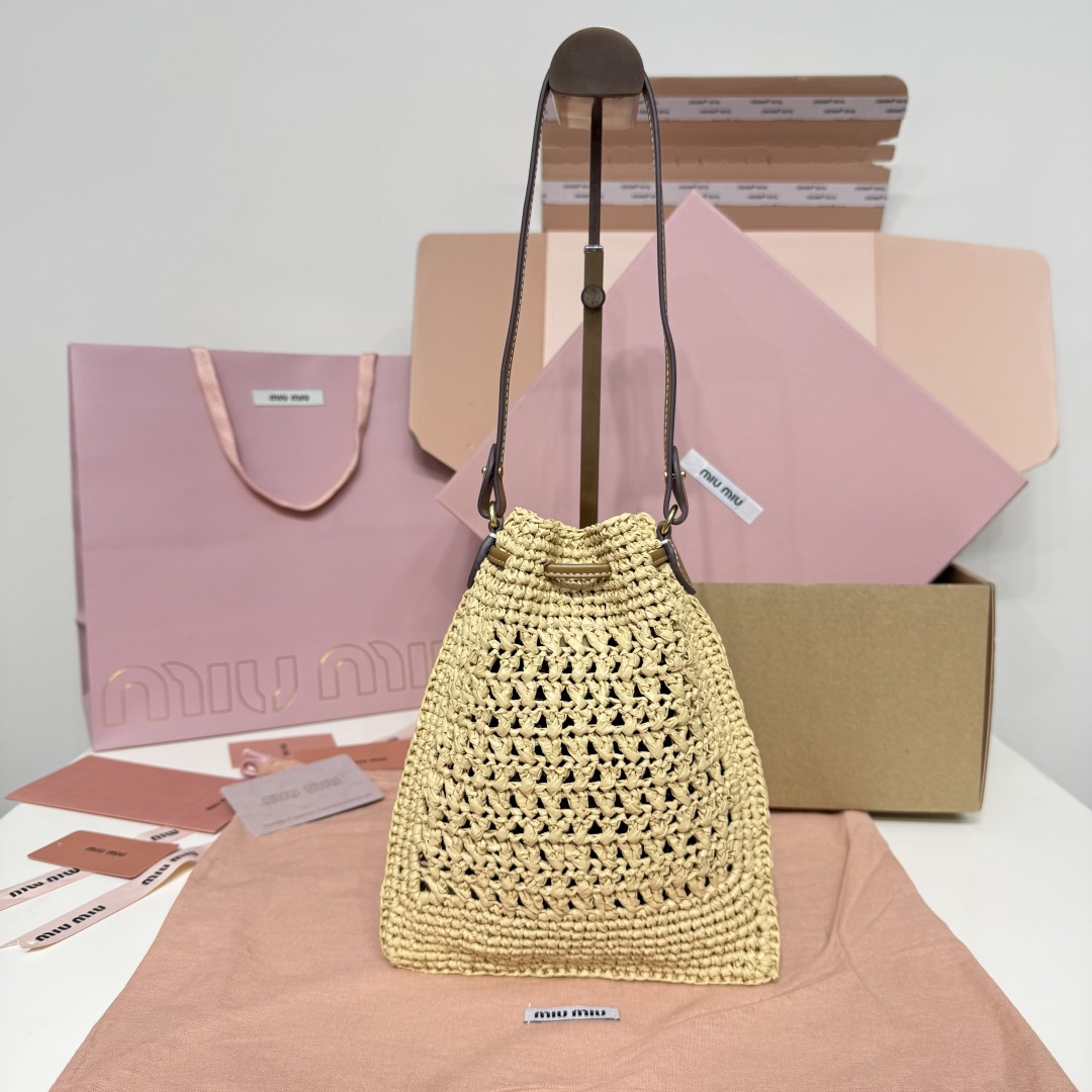 Miu Miu woven raffia bag 5ND016