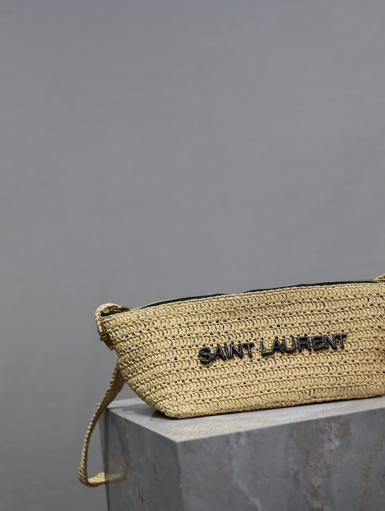 Yves Saint Laurent Crossbody bag Raffia woven bag 667490