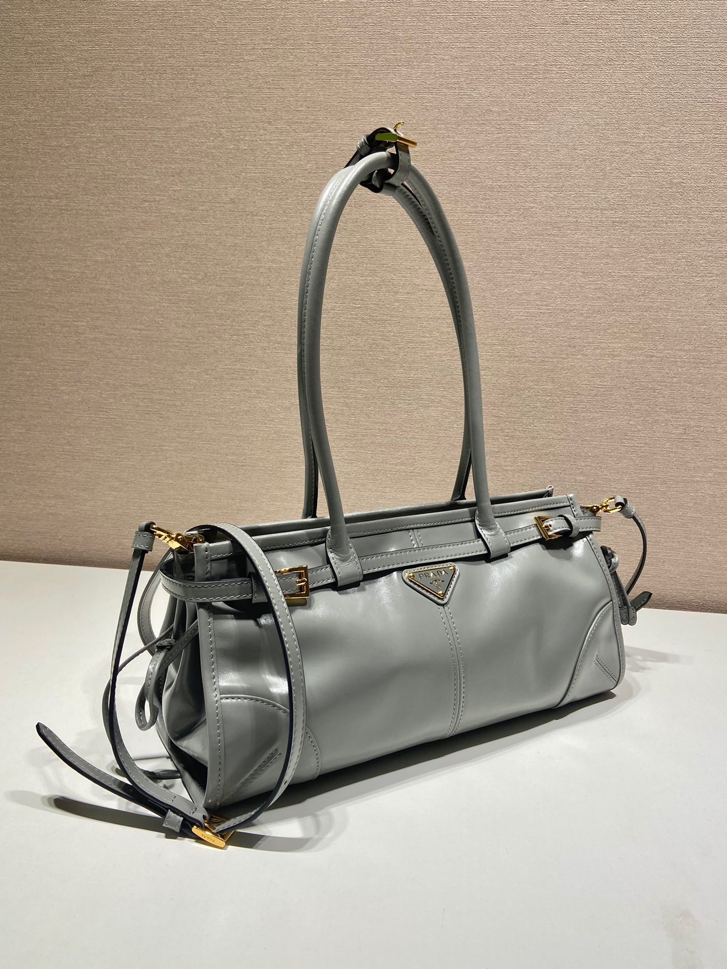 Prada lussolf waxed leather handbag 1BA426