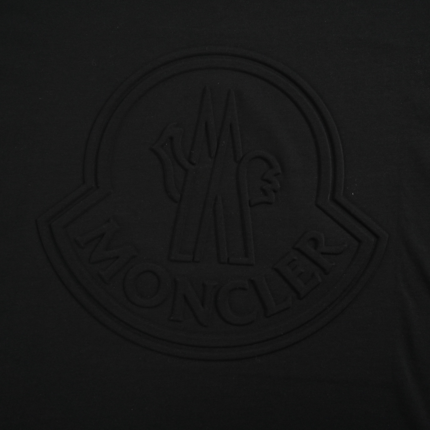 Moncler 25ss embossed logo short sleeves