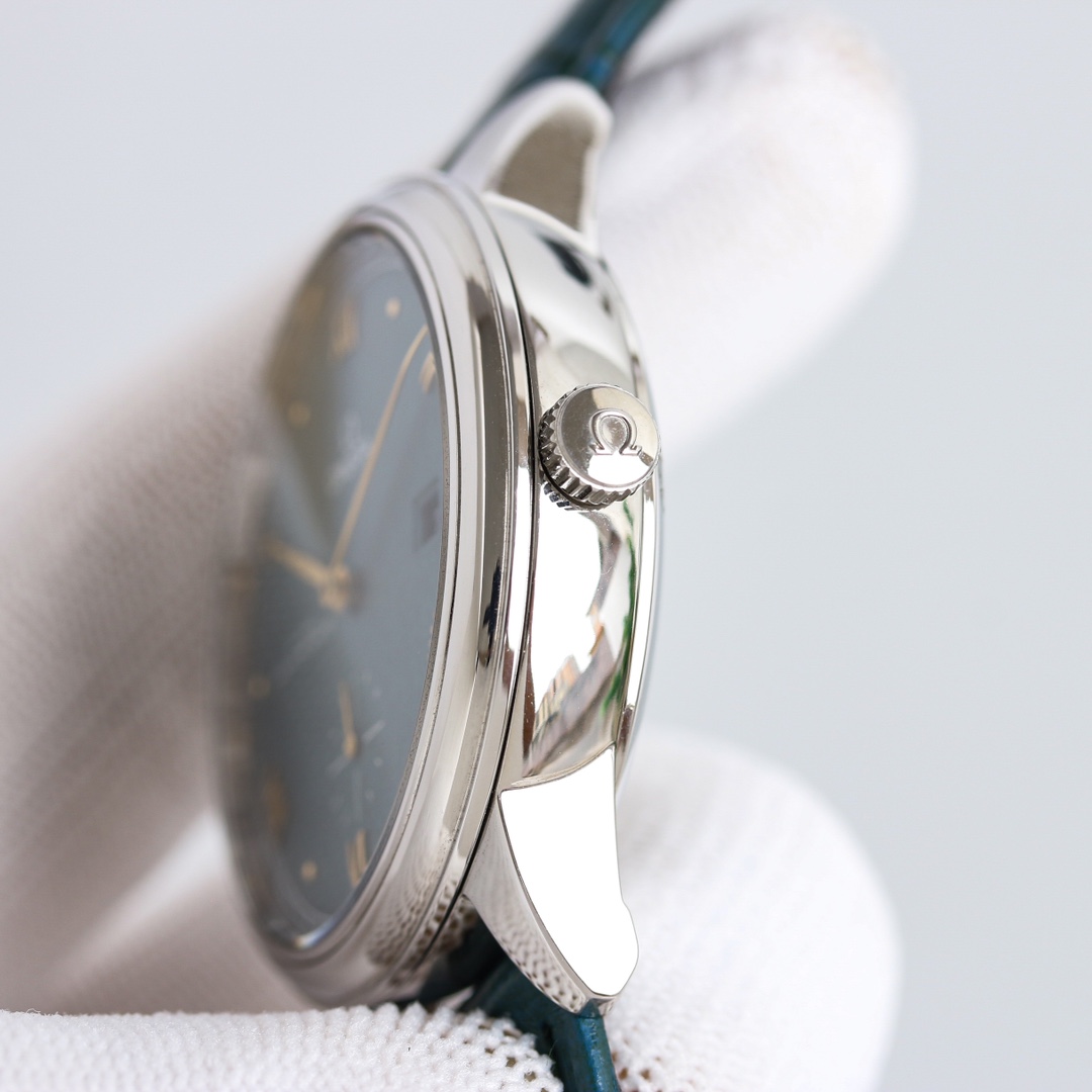 Omega De Ville series elegant small seconds