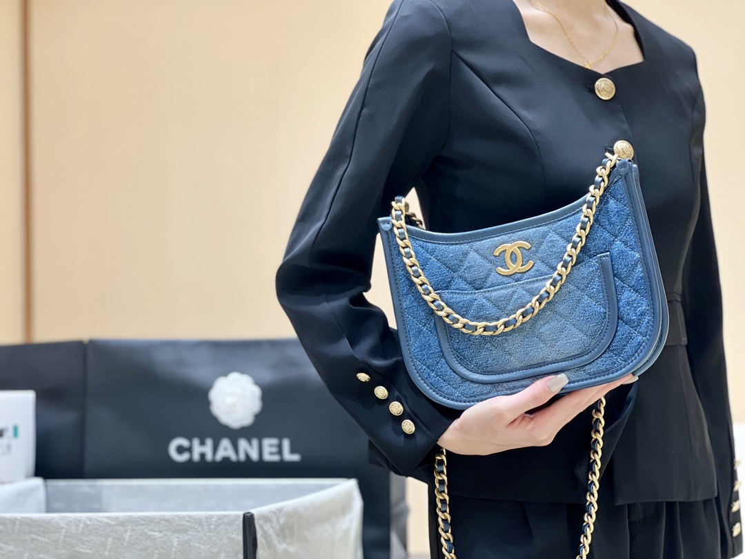 Chanel 24S denim hobo AS4532 00128