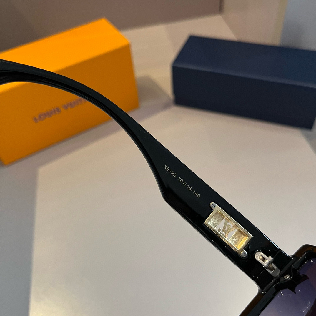 Louis Vuitton square-frame sunglasses