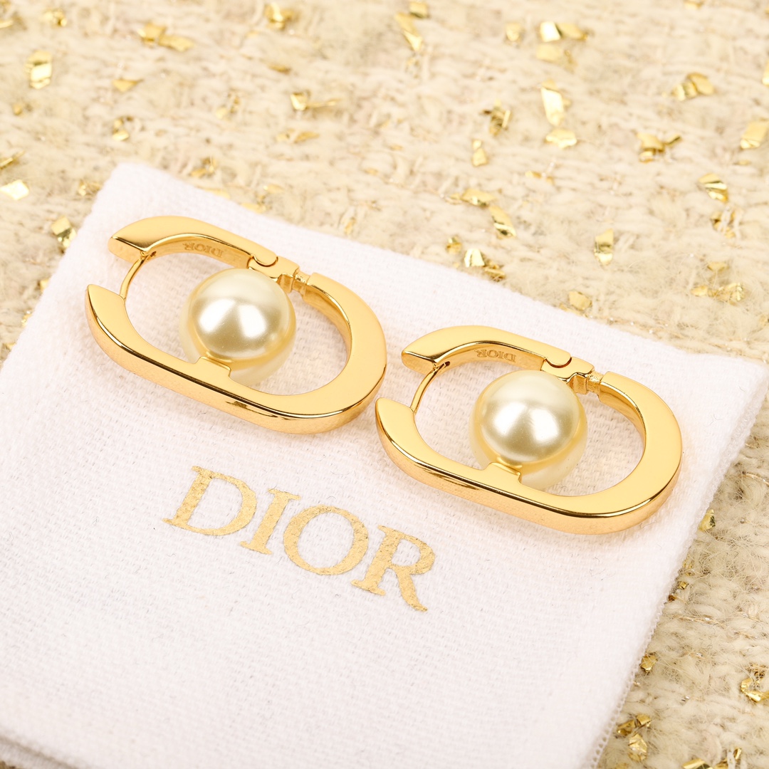 Dior Oval Pearl Earrings