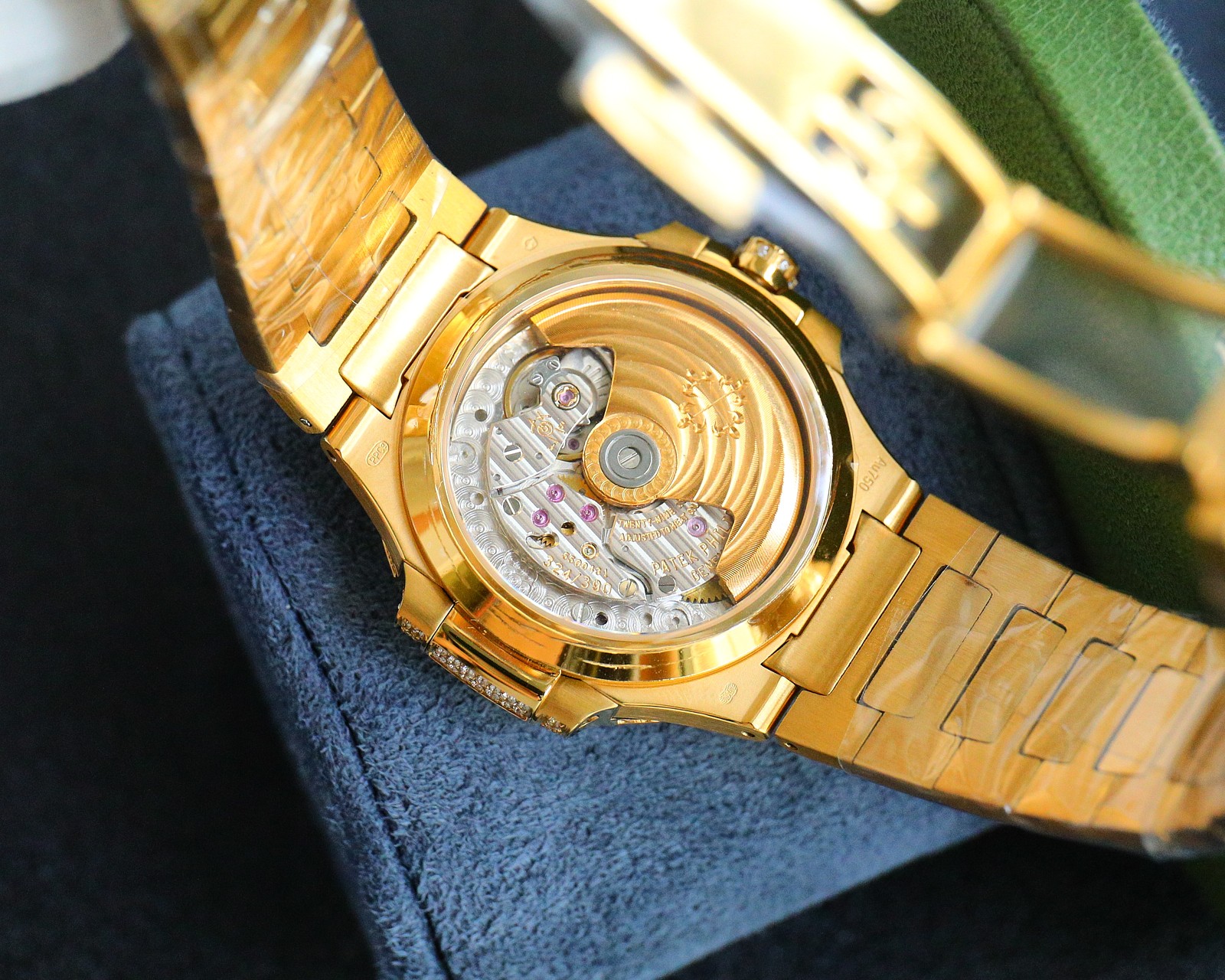 Patek Philippe 7118 Women's Nautilus Full Diamond Limited Edition