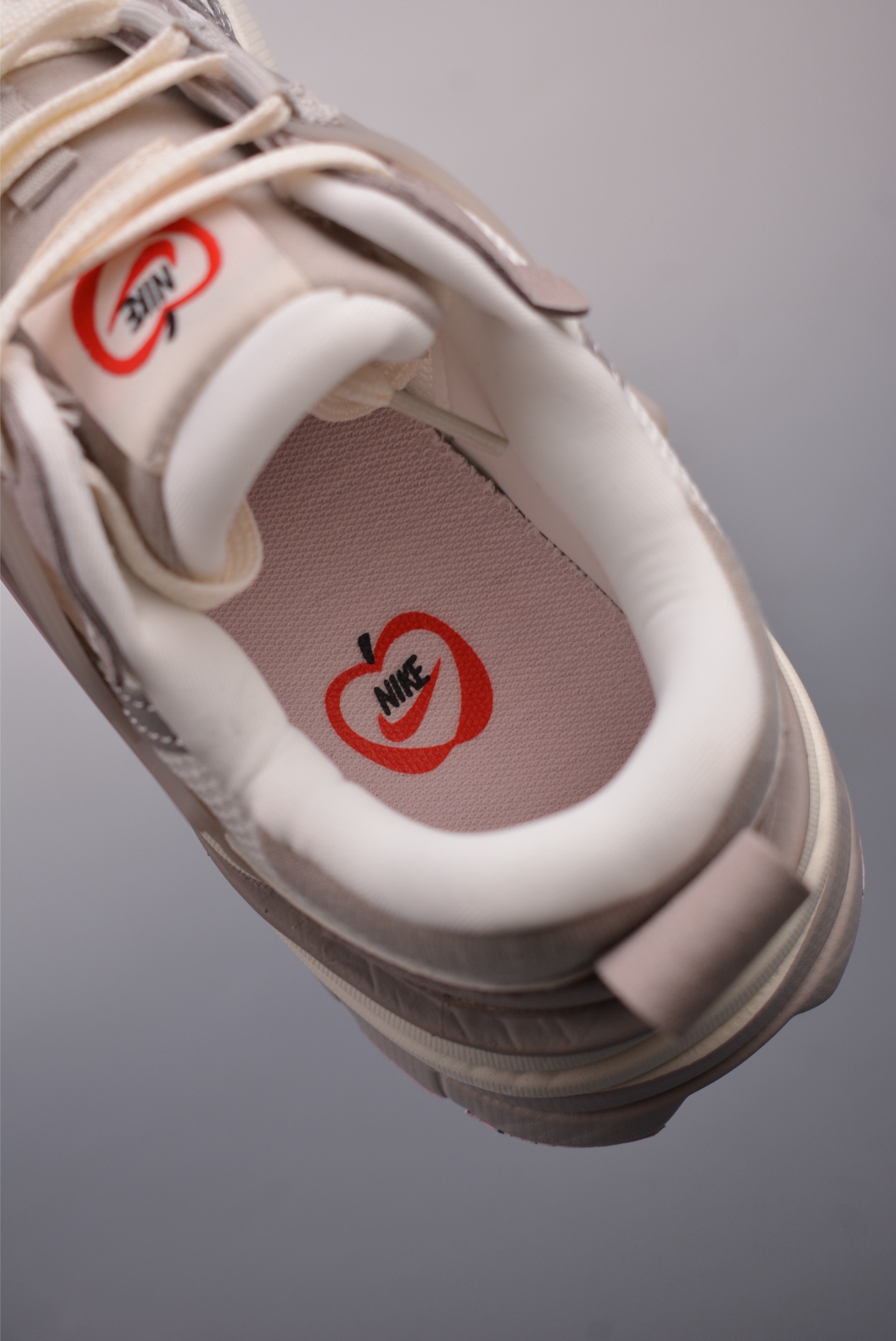 Nike Wmns V2K Runtekk Low Light Grey White Pink HV5997-161