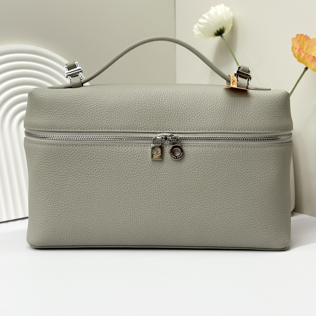 Loro Piana Extra poet L27 Clutch FAI8511