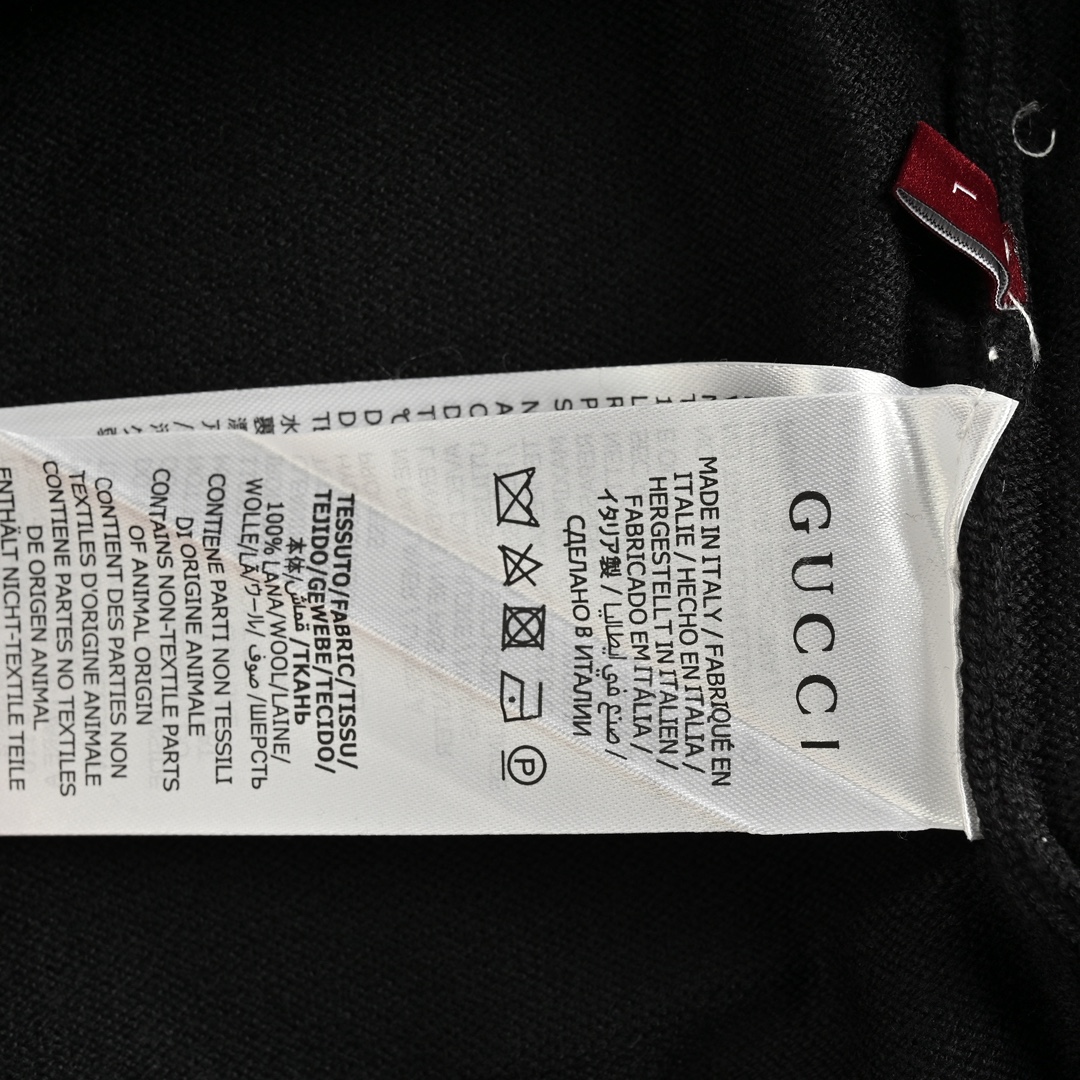Gucci 24Fw glitter logo sweater