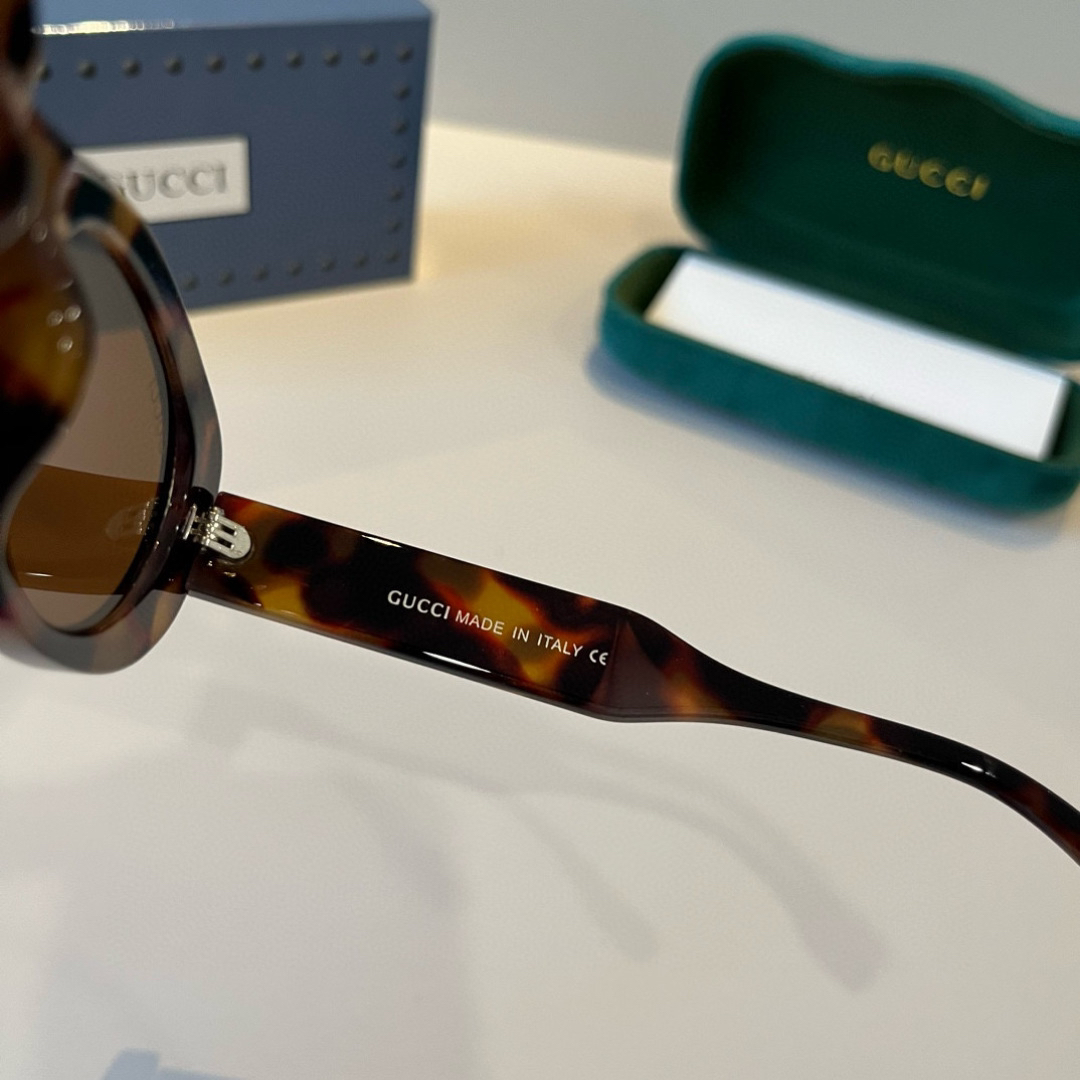 Gucci Round Frame Sunglasses