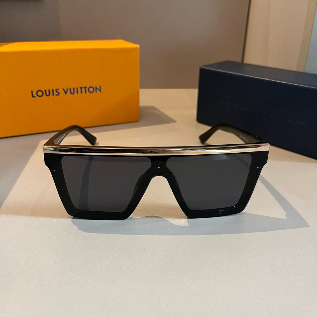 Louis Vuitton square-frame sunglasses