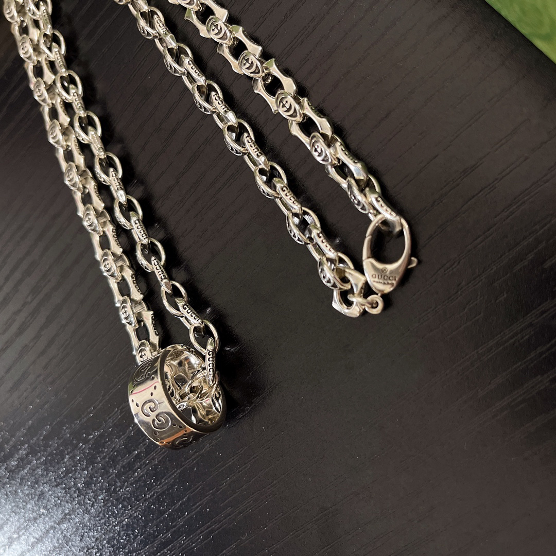 Gucci GG Ring Vintage Necklace