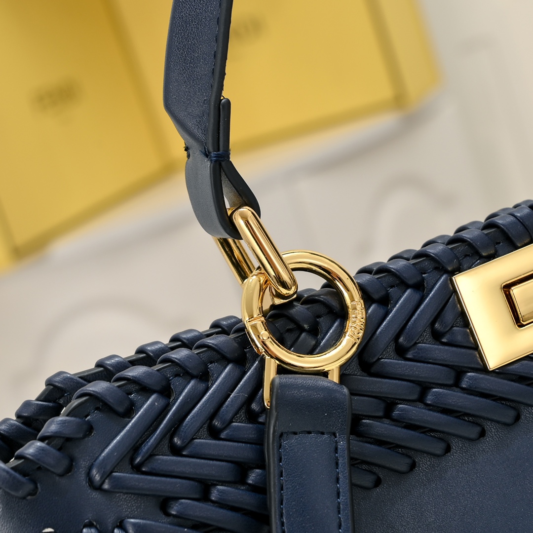 FENDI Iconic ekaboo ISeeU Large Bag 3317