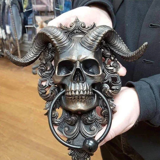 (🔥Last Day Promotion-SAVE 50% OFF)☠️Baphomet Horned God Skull Hanging Door Knocker-BUY 2 GET FREE SHIPPING！