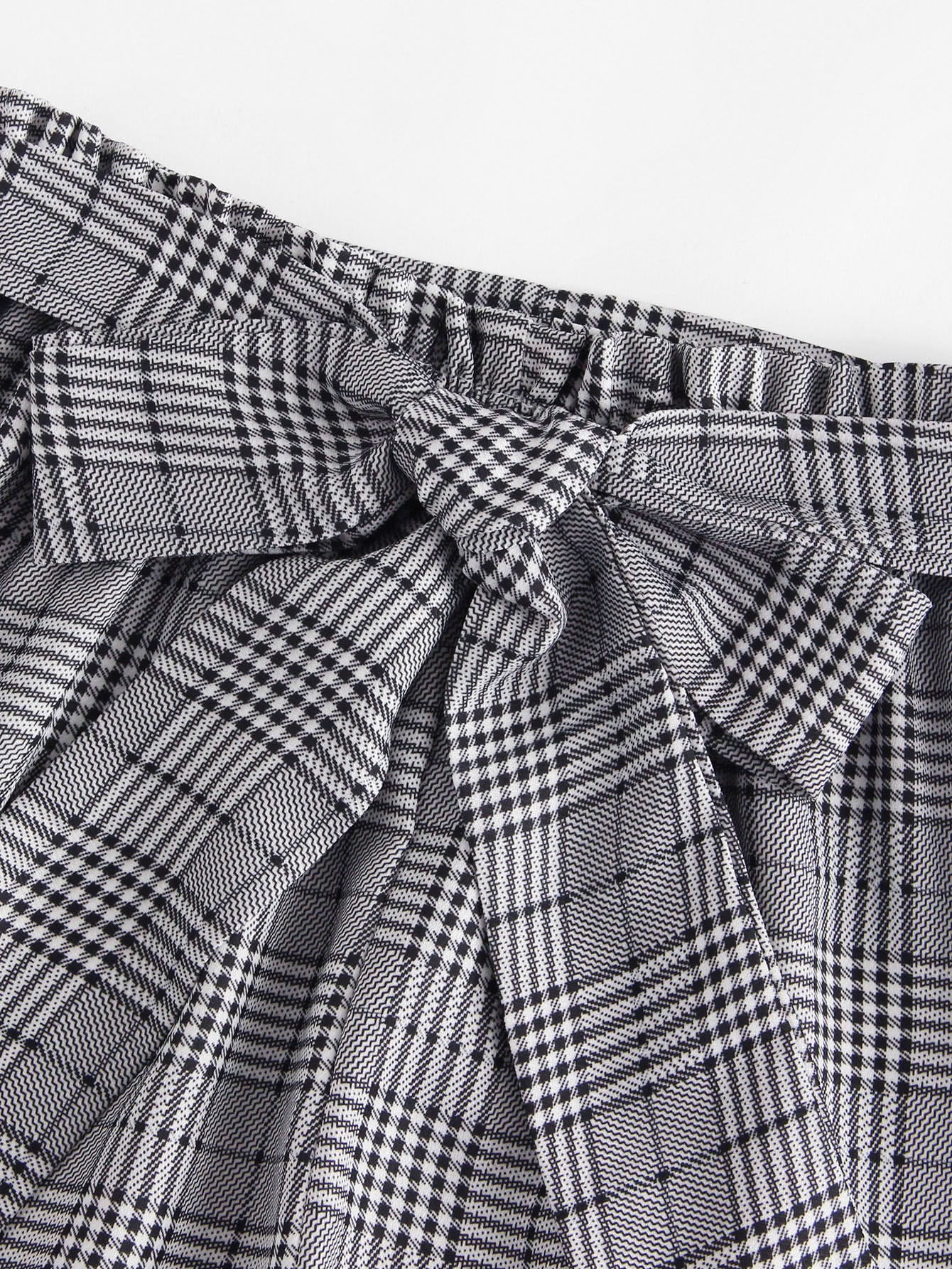 SHEIN 70s Waist Belted Pocket Utility Shorts