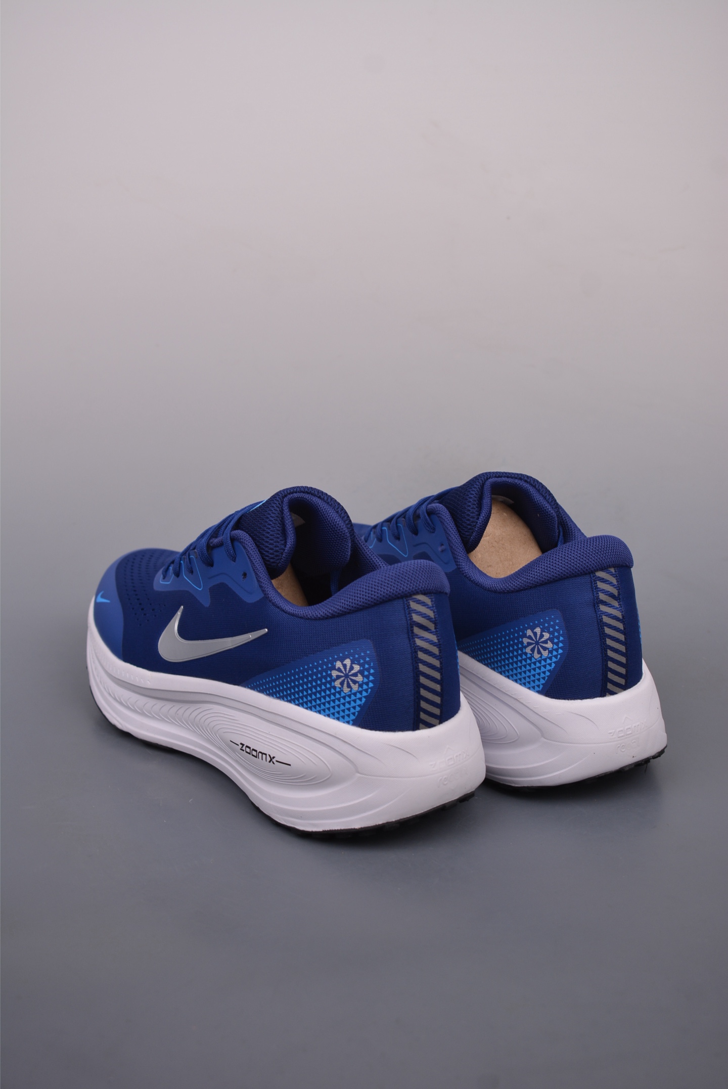 Nike Air Zoom Vomero 18X Blue White