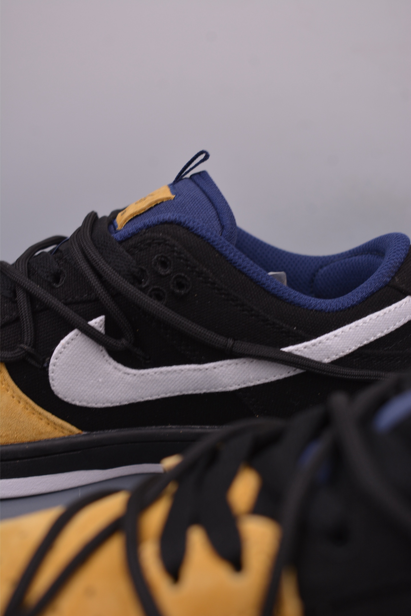 Nike SB Dunk Low 