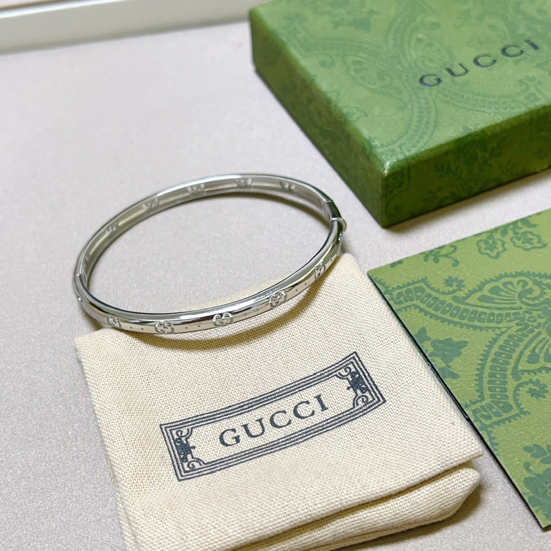 Gucci Thin Ring Engraved Silver Bracelet