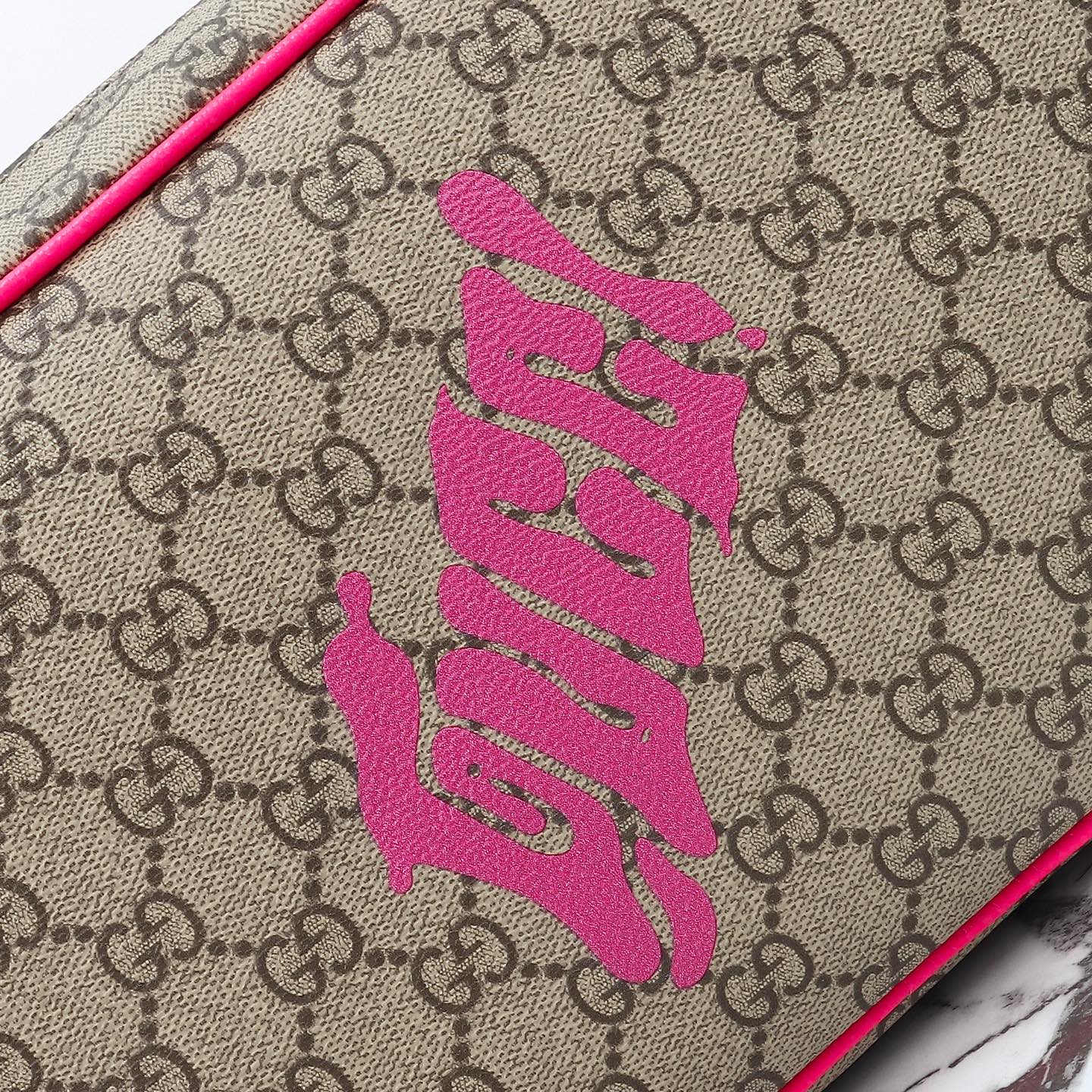 Gucci Medium crossbody bag with print 839380 FAEWN 9766