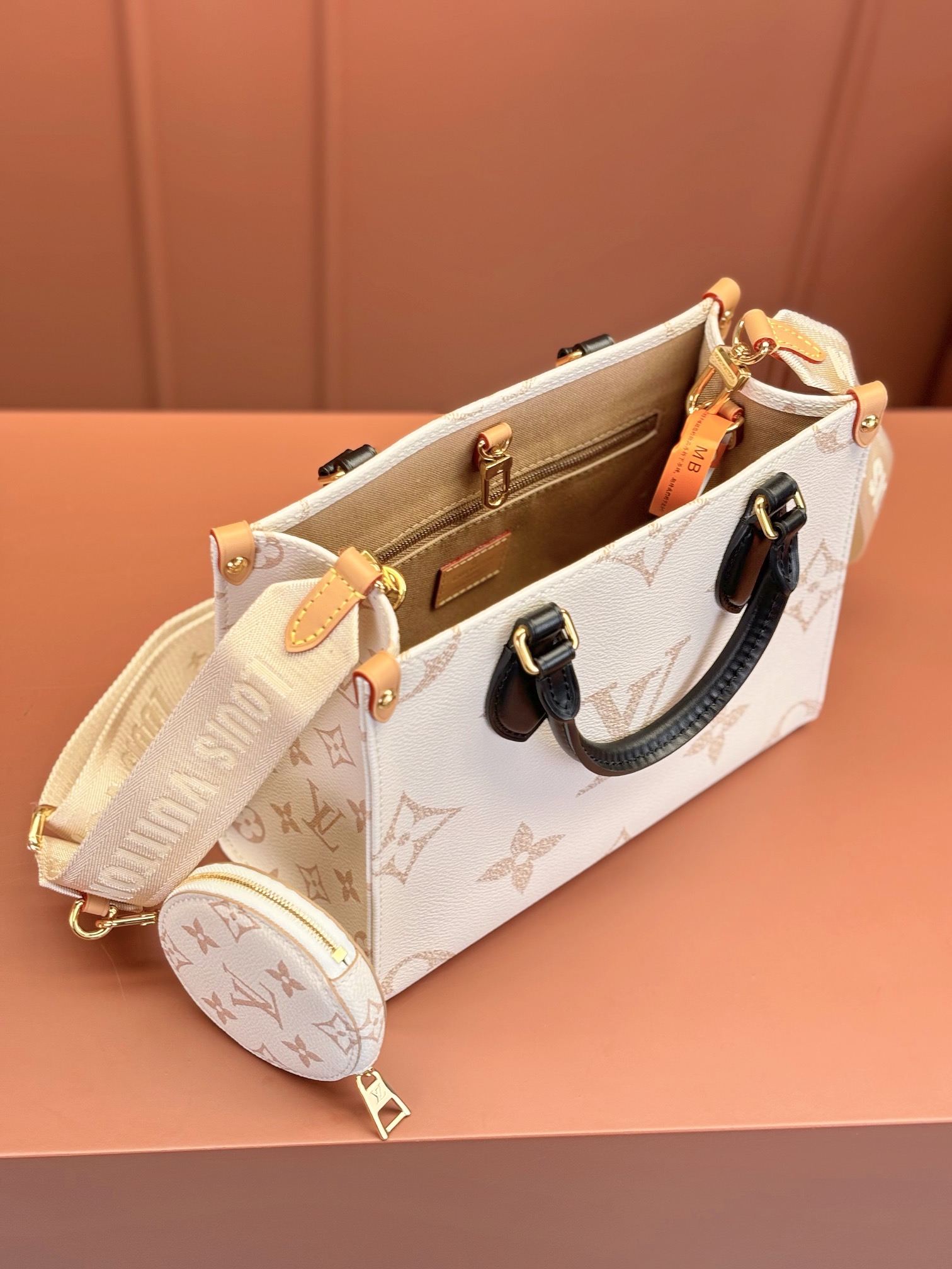 Louis Vuitton ONTHEGO Small Handbag M25433