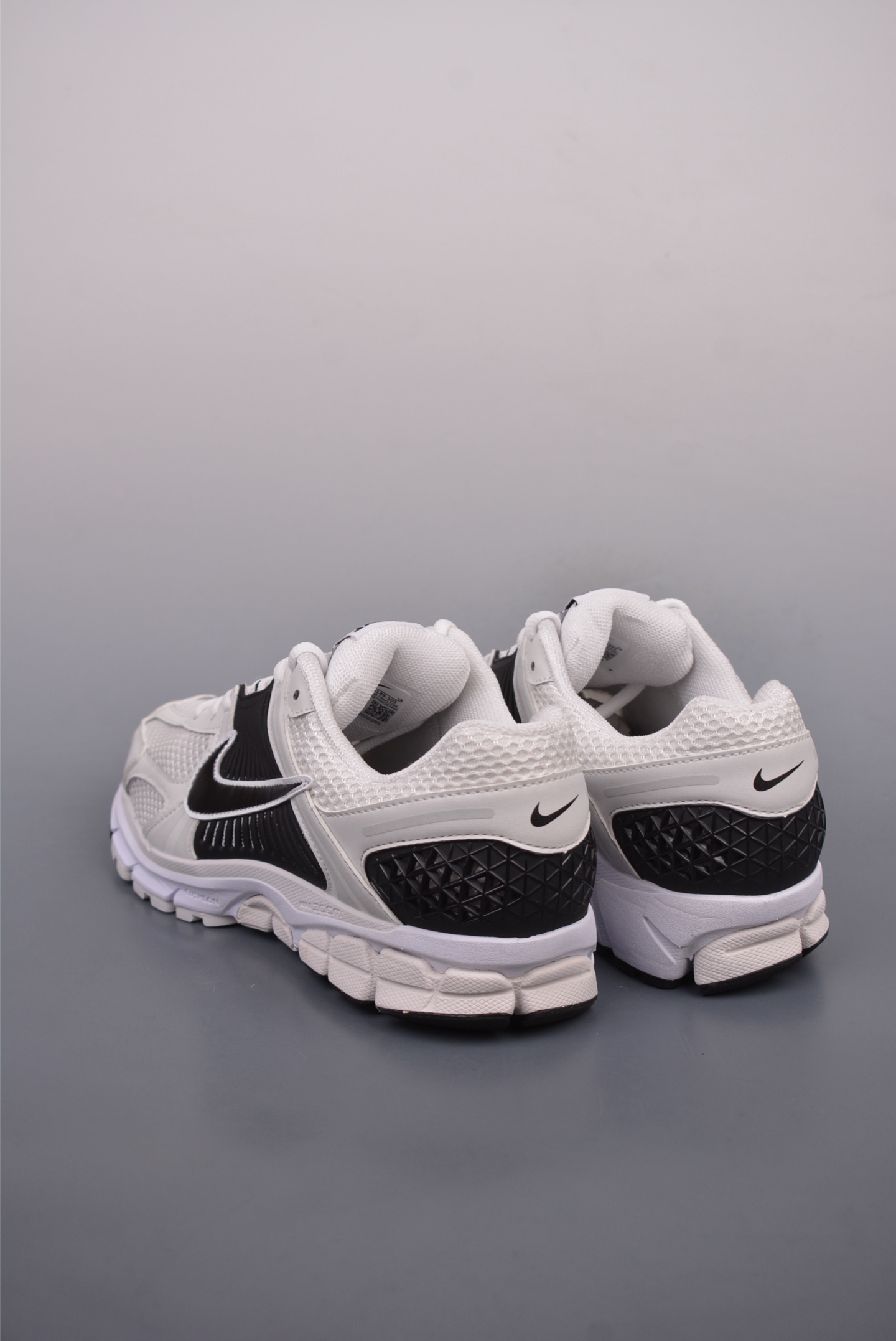 Nike Zoom Vomero 5 White and Black FB9149-101